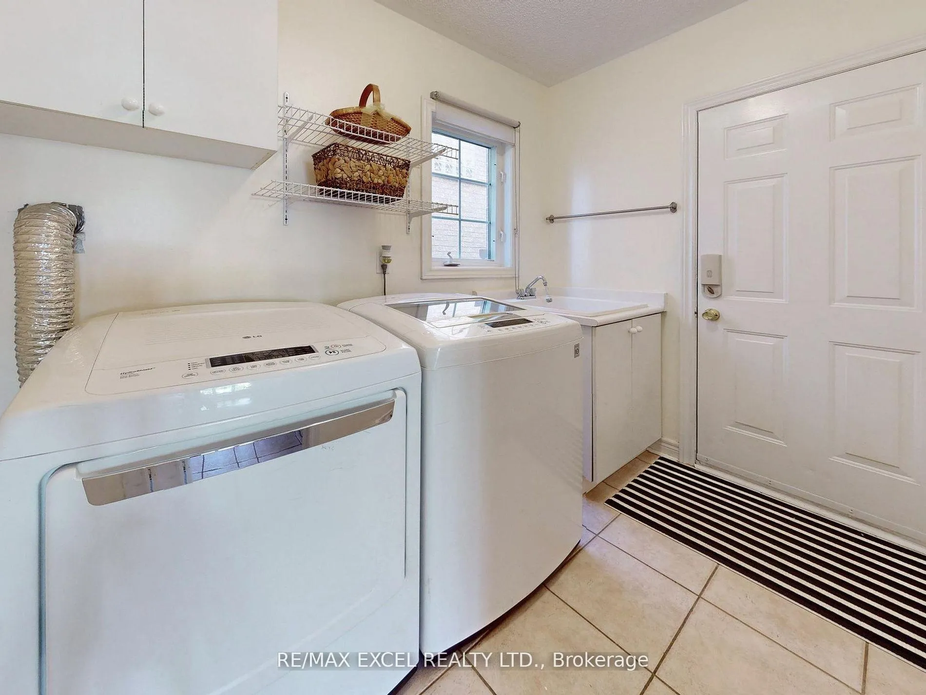 Photo 34 of 29 Westchester Crescent, Markham, Berczy — HOMEH