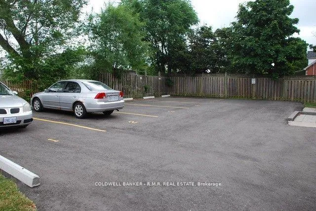 Photo 5 of 439 Austen Court, Oshawa, Donevan — HOMEH