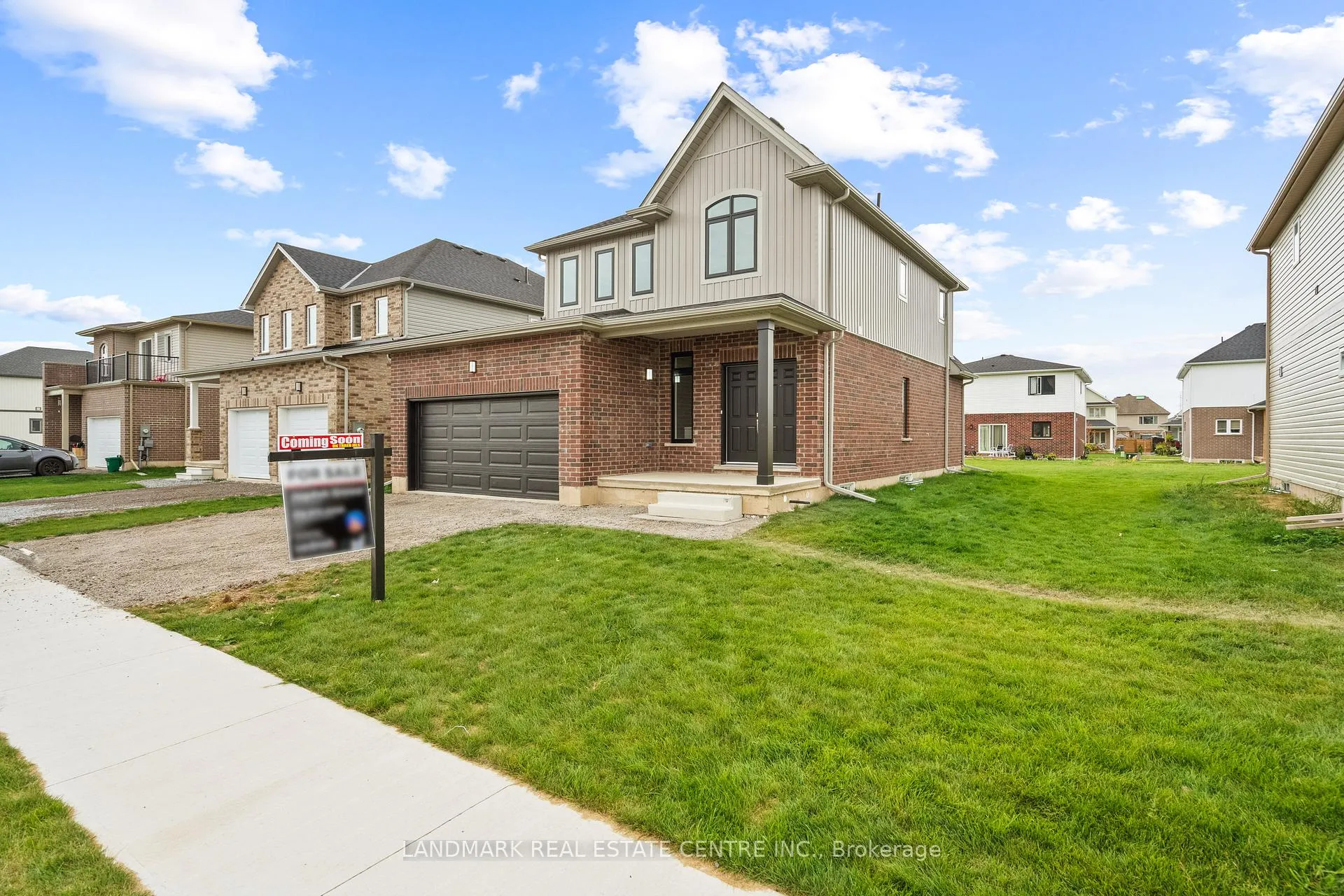 Photo 2 of 11 Bounty Avenue, Thorold, Rolling Meadows — HOMEH