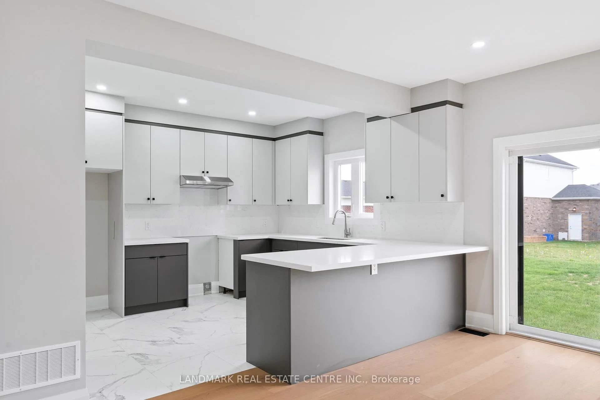 Photo 8 of 11 Bounty Avenue, Thorold, Rolling Meadows — HOMEH