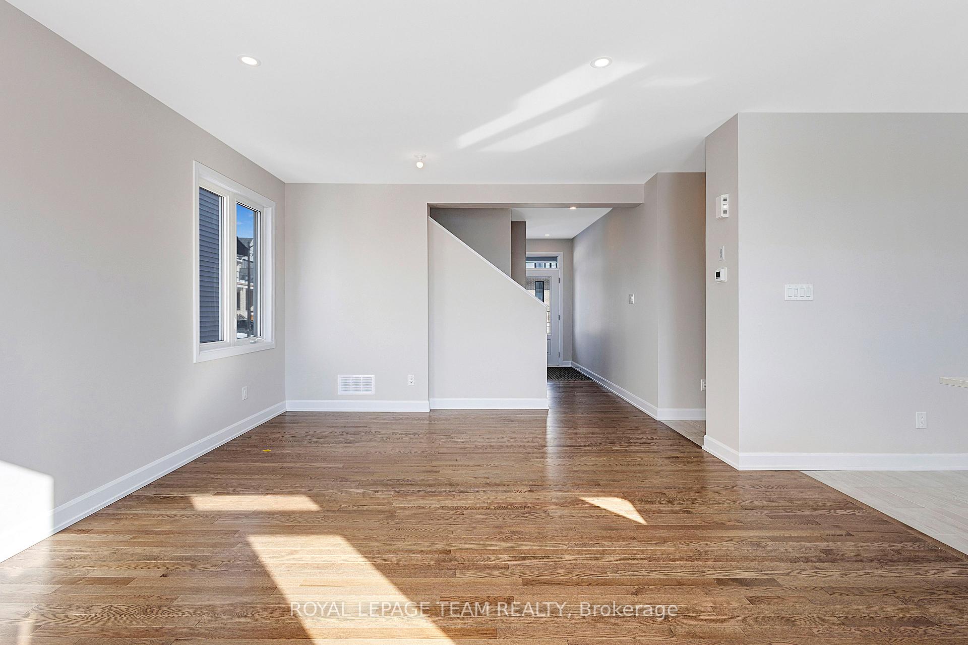 Photo 6 of 158 Beebalm Crescent, Ottawa, Barrhaven - Half Moon Bay — HOMEH