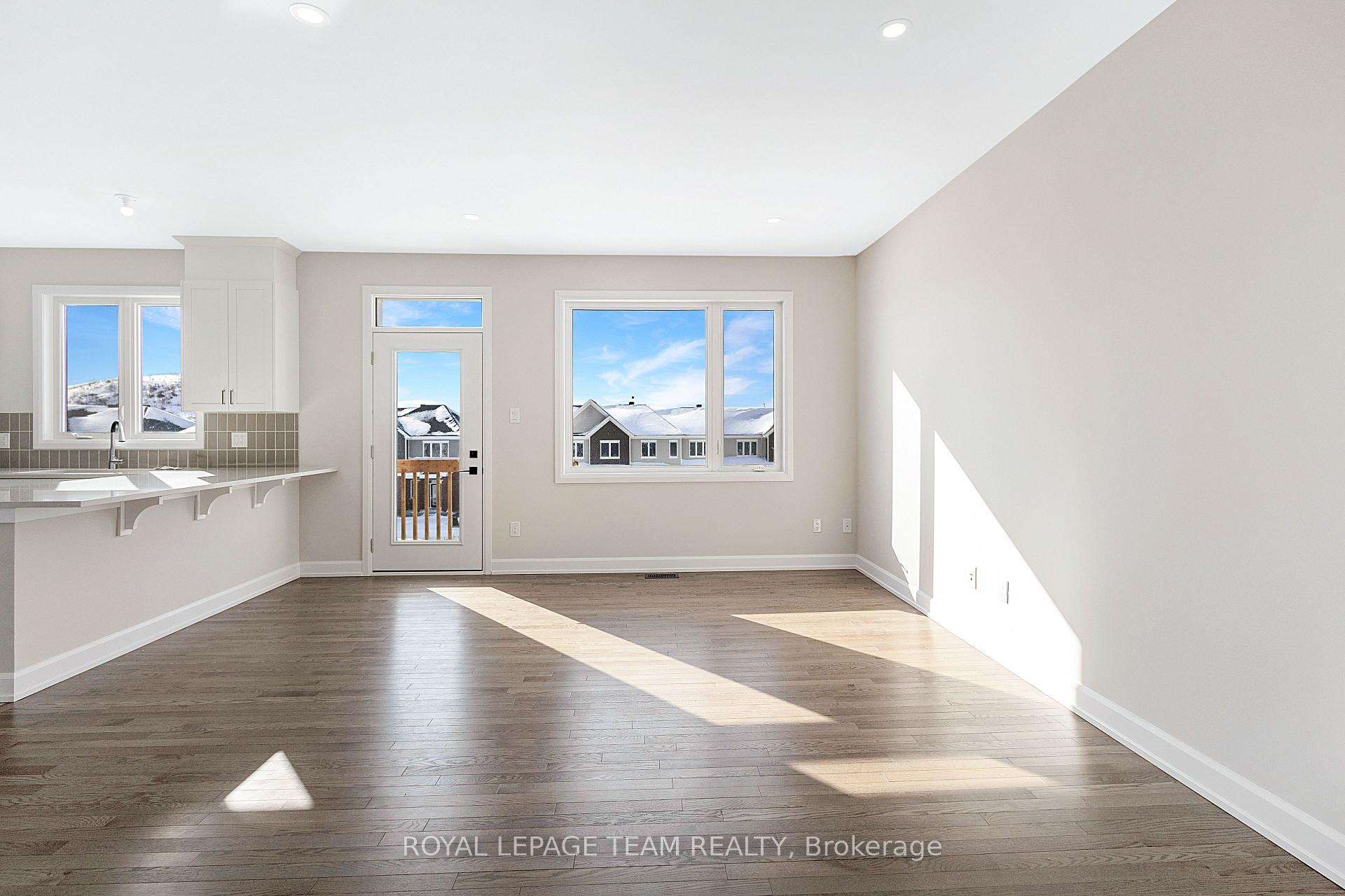 Photo 10 of 158 Beebalm Crescent, Ottawa, Barrhaven - Half Moon Bay — HOMEH