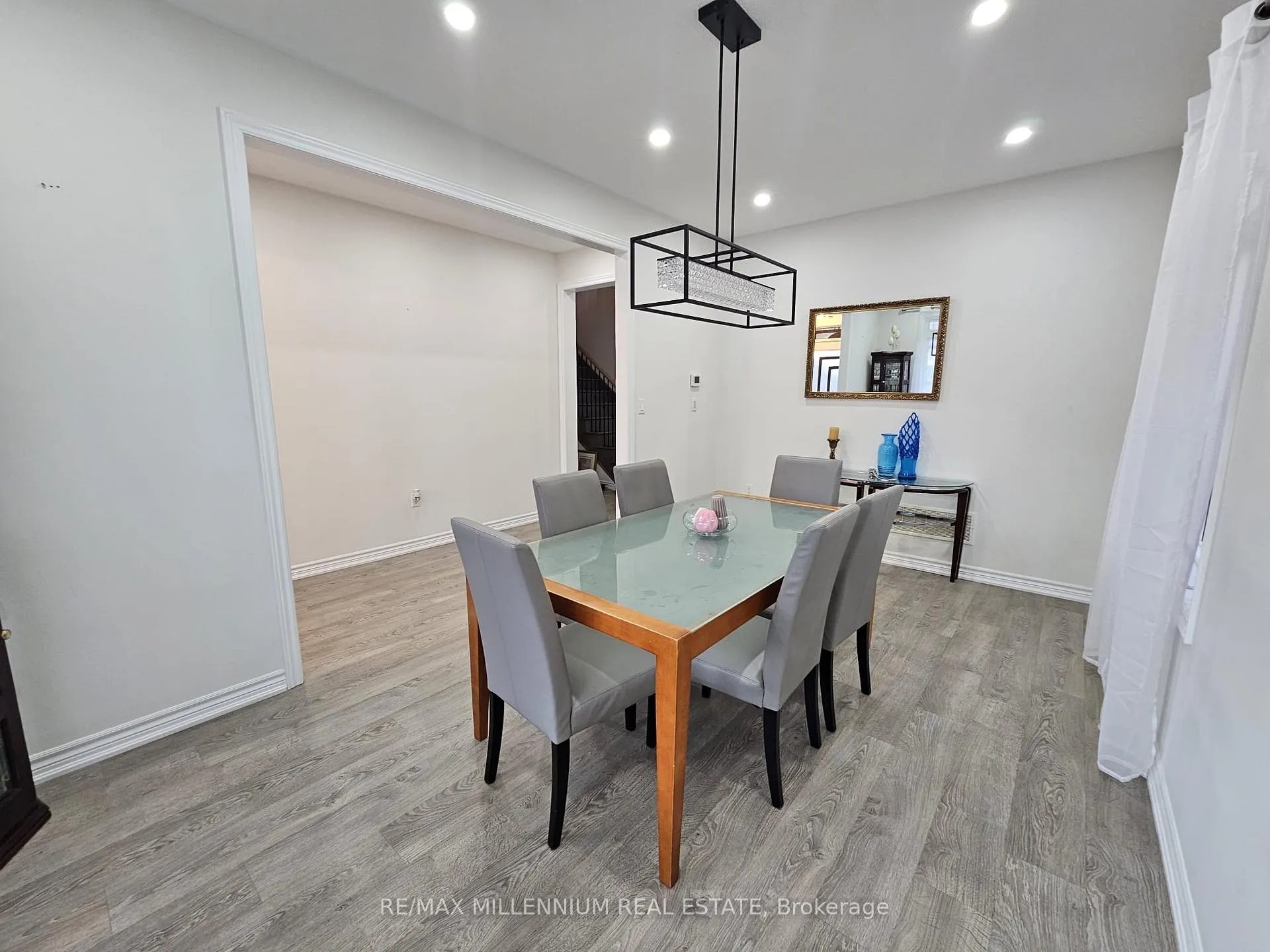 Photo 7 of 139 Crombie Street, Clarington, Bowmanville — HOMEH