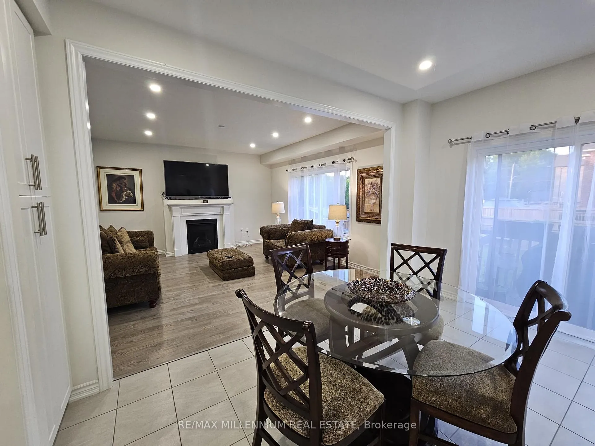 Photo 11 of 139 Crombie Street, Clarington, Bowmanville — HOMEH