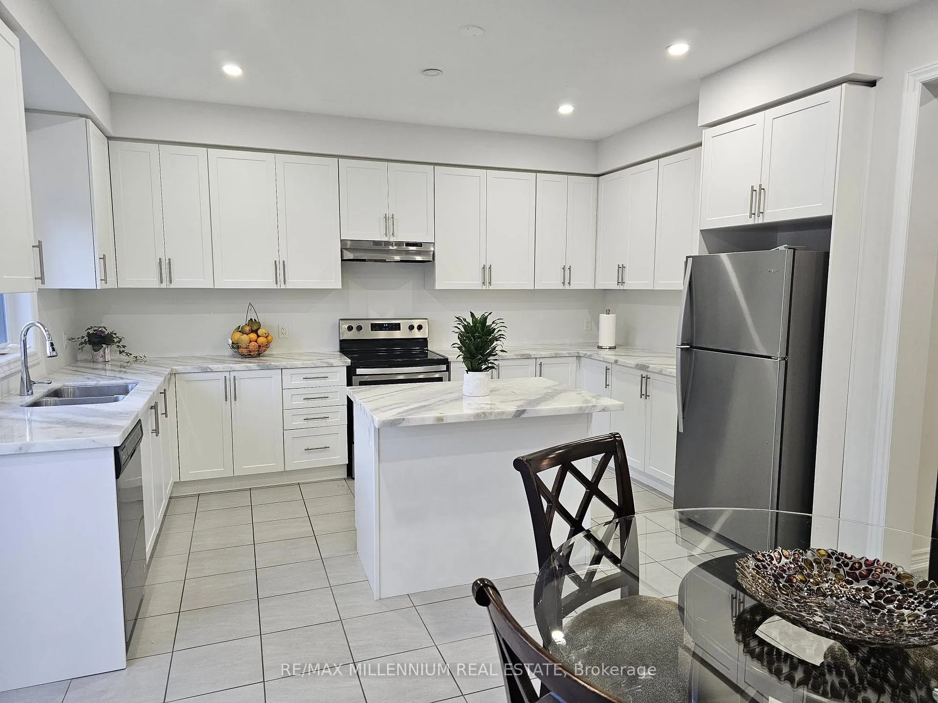 Photo 13 of 139 Crombie Street, Clarington, Bowmanville — HOMEH