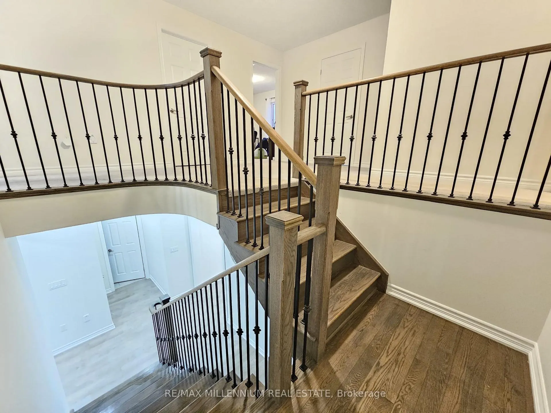 Photo 16 of 139 Crombie Street, Clarington, Bowmanville — HOMEH