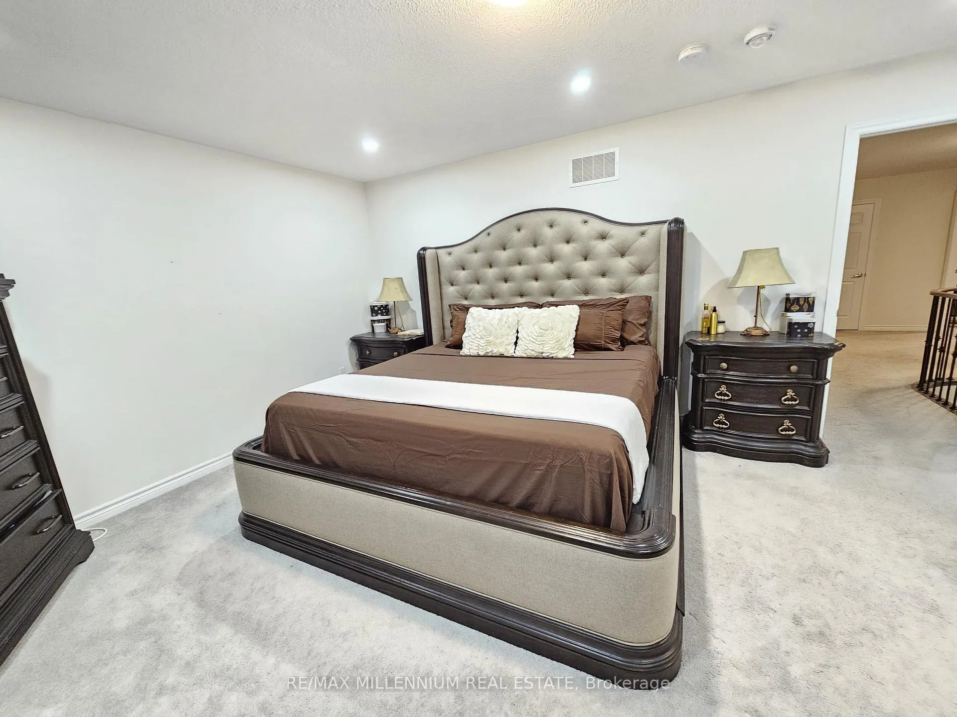 Photo 21 of 139 Crombie Street, Clarington, Bowmanville — HOMEH