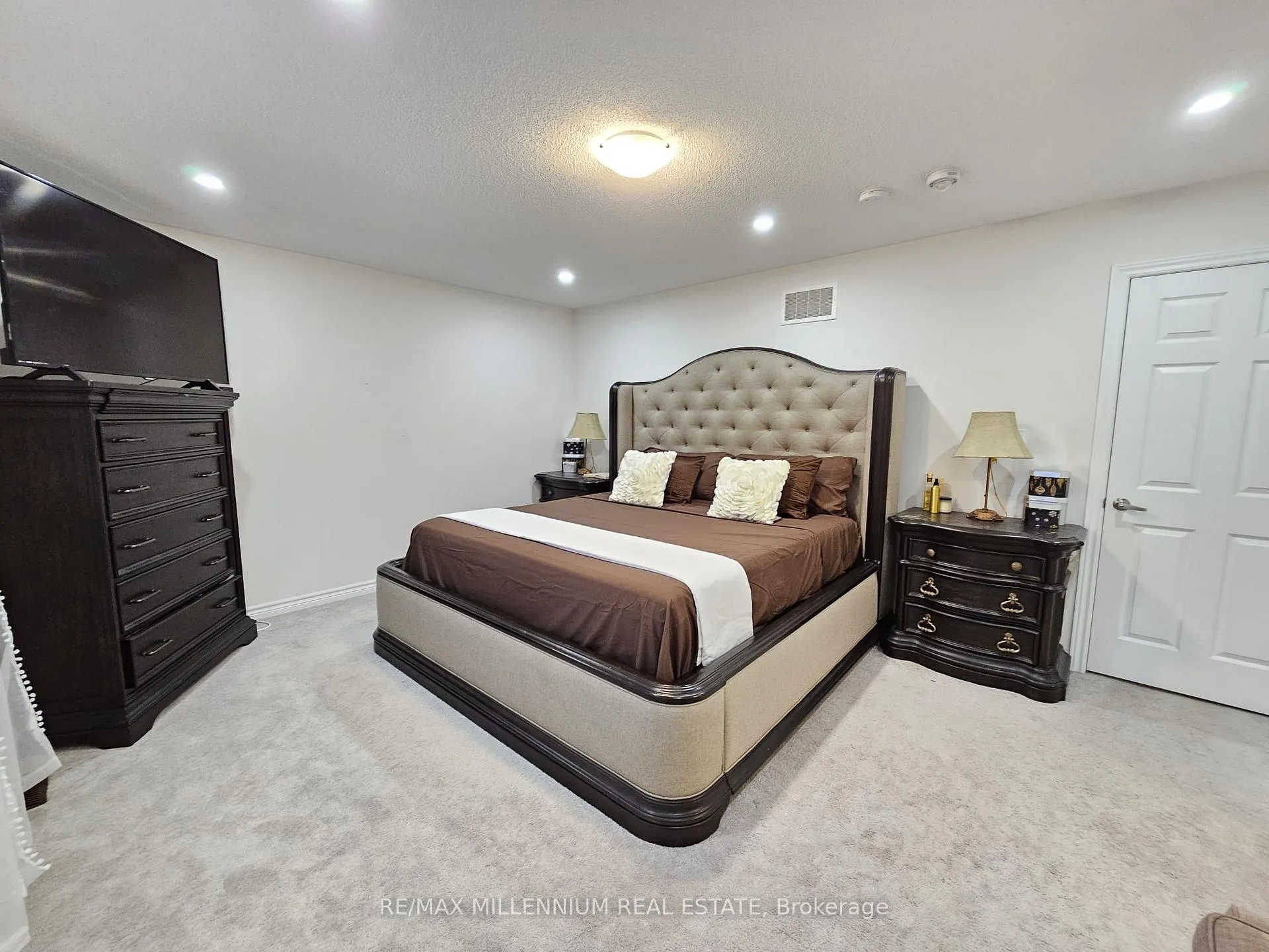 Photo 24 of 139 Crombie Street, Clarington, Bowmanville — HOMEH