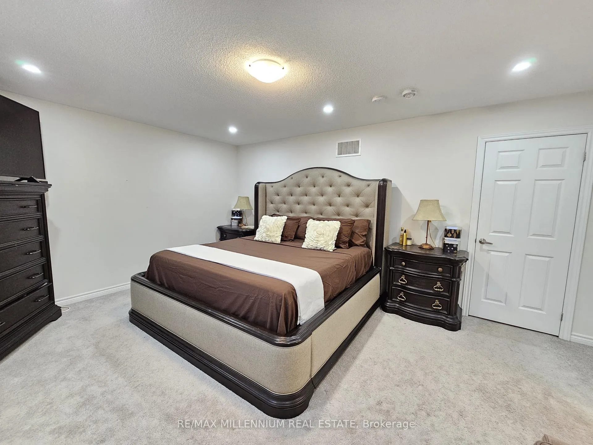 Photo 25 of 139 Crombie Street, Clarington, Bowmanville — HOMEH