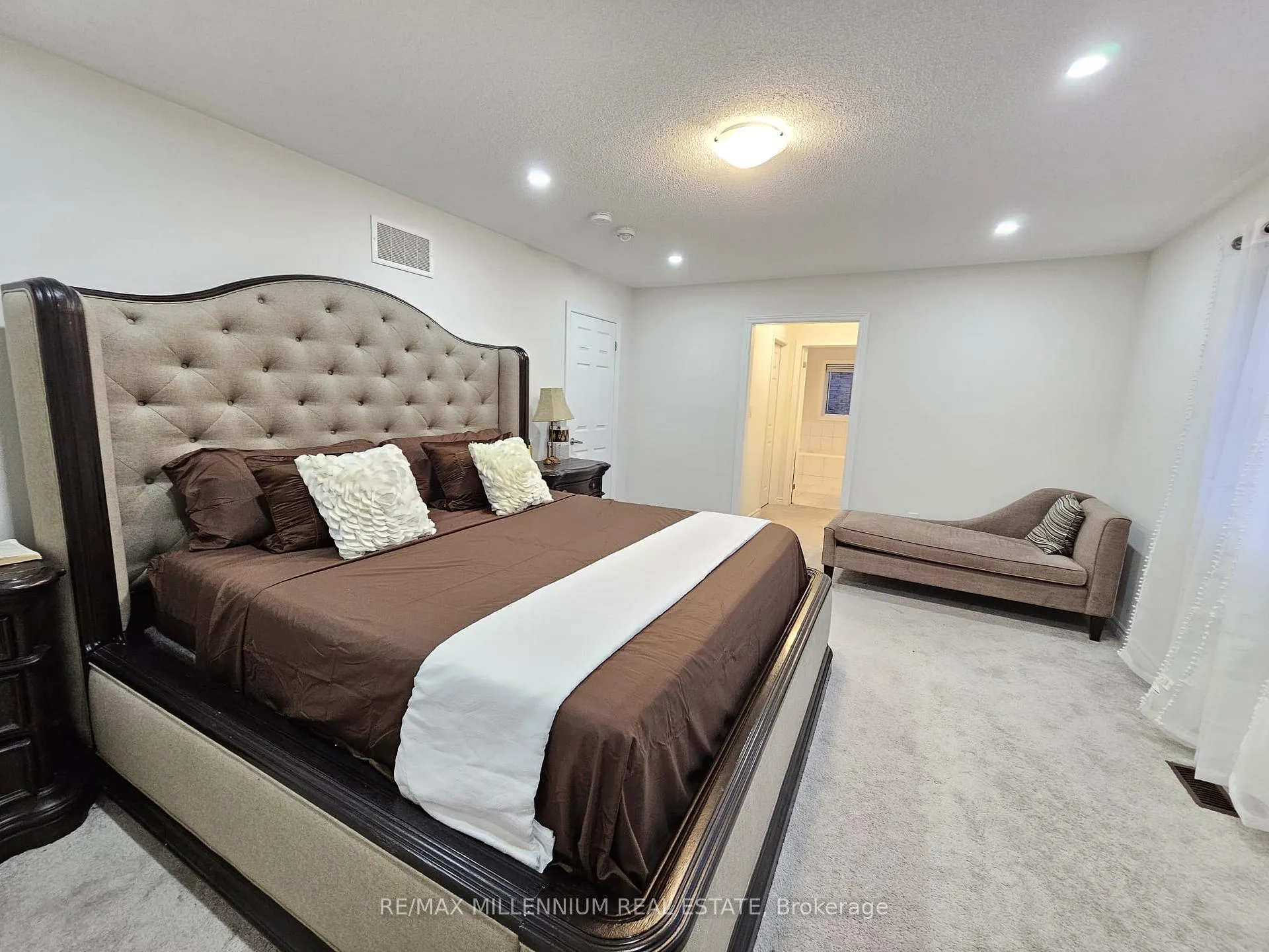 Photo 26 of 139 Crombie Street, Clarington, Bowmanville — HOMEH