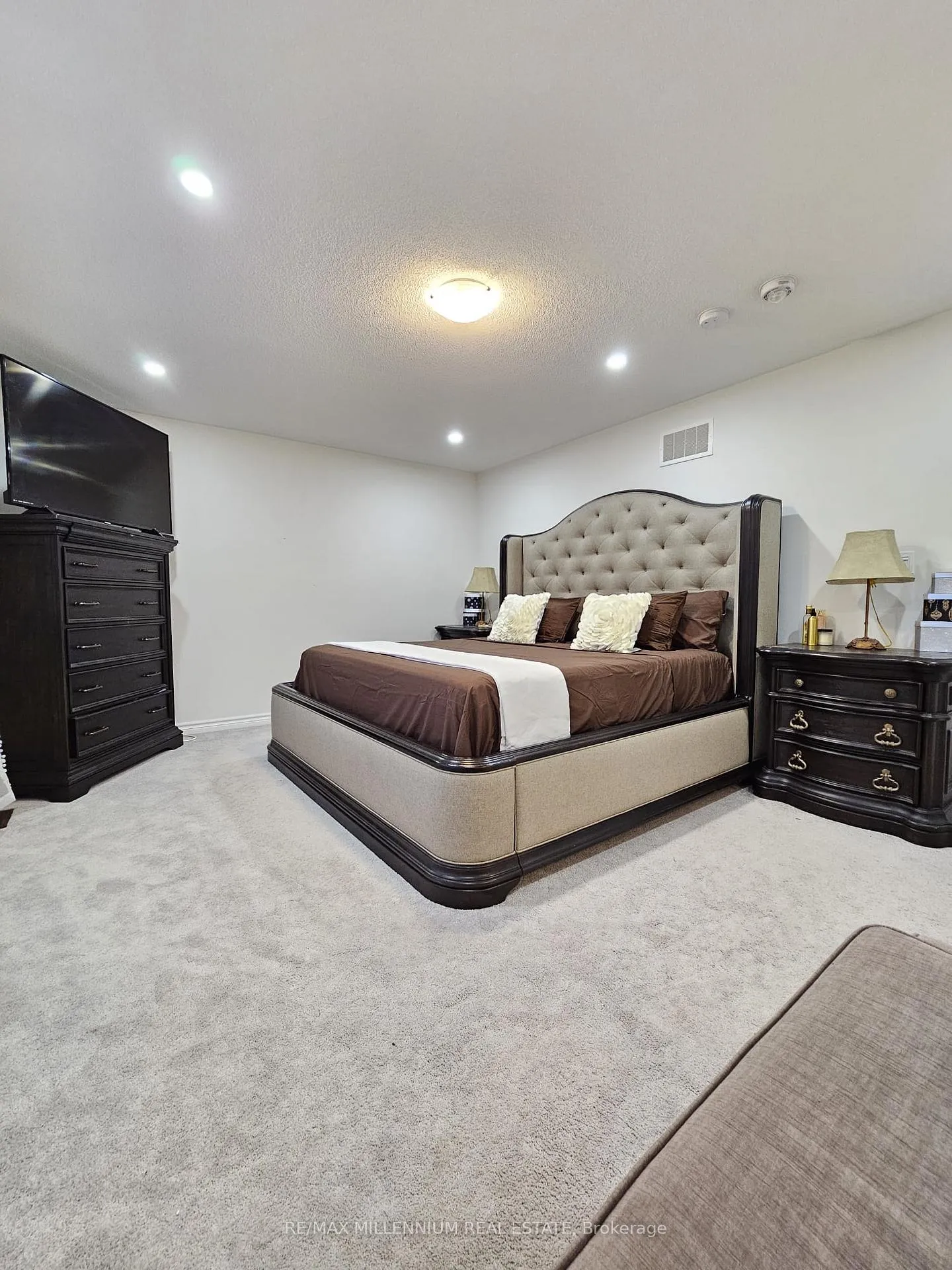 Photo 27 of 139 Crombie Street, Clarington, Bowmanville — HOMEH