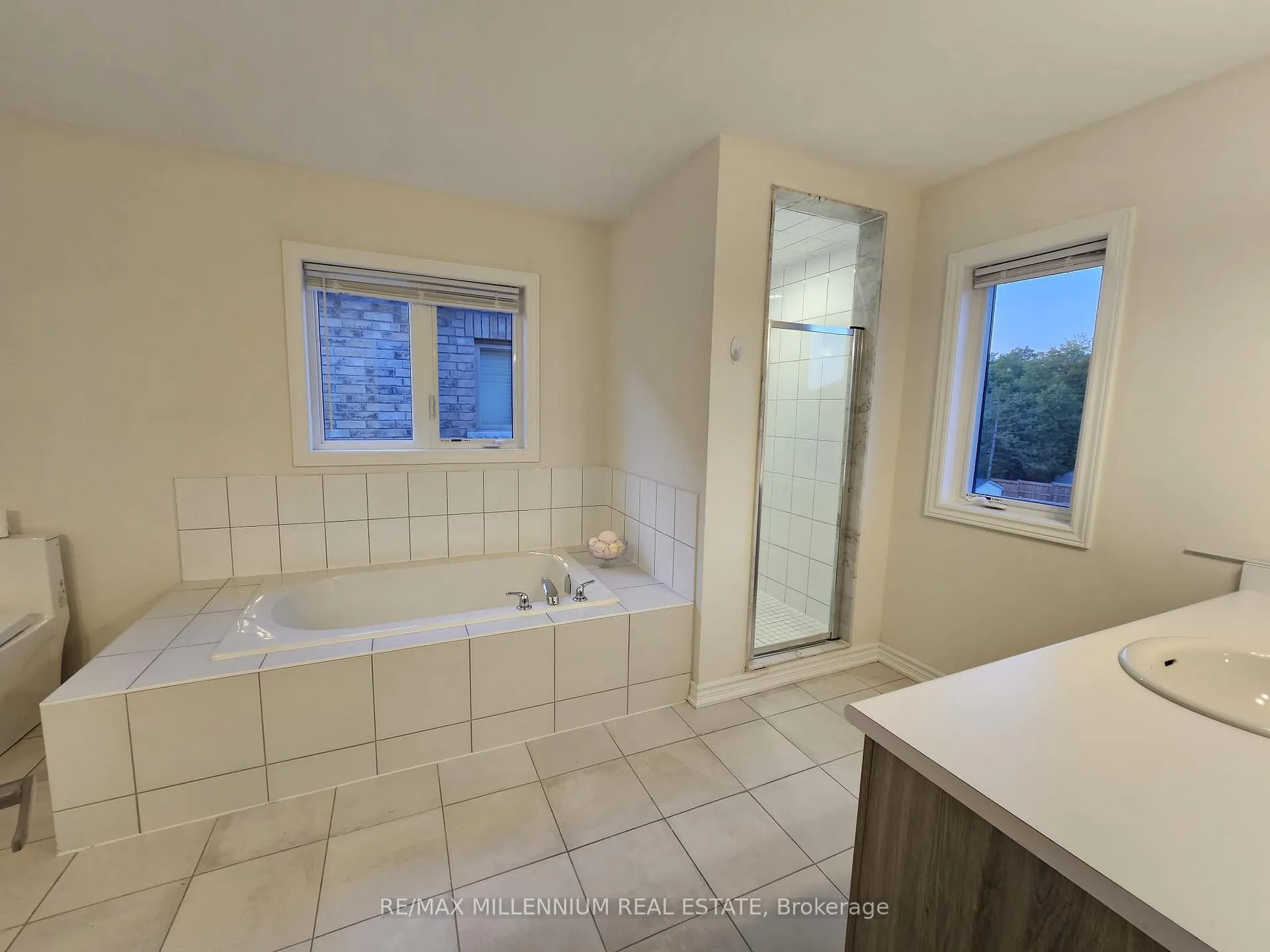 Photo 28 of 139 Crombie Street, Clarington, Bowmanville — HOMEH