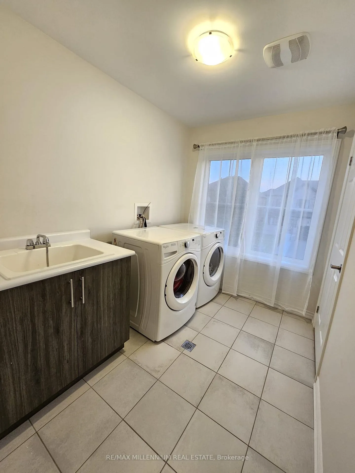 Photo 36 of 139 Crombie Street, Clarington, Bowmanville — HOMEH