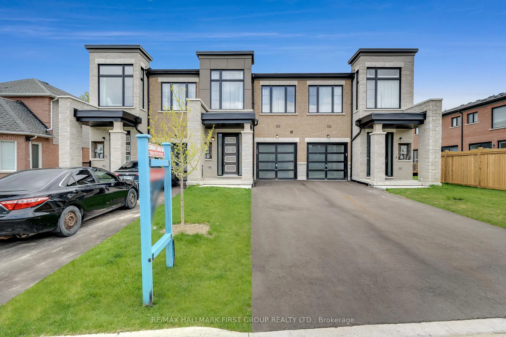 Photo 1 of 126 Pine Gate Place, Whitby, Williamsburg — HOMEH