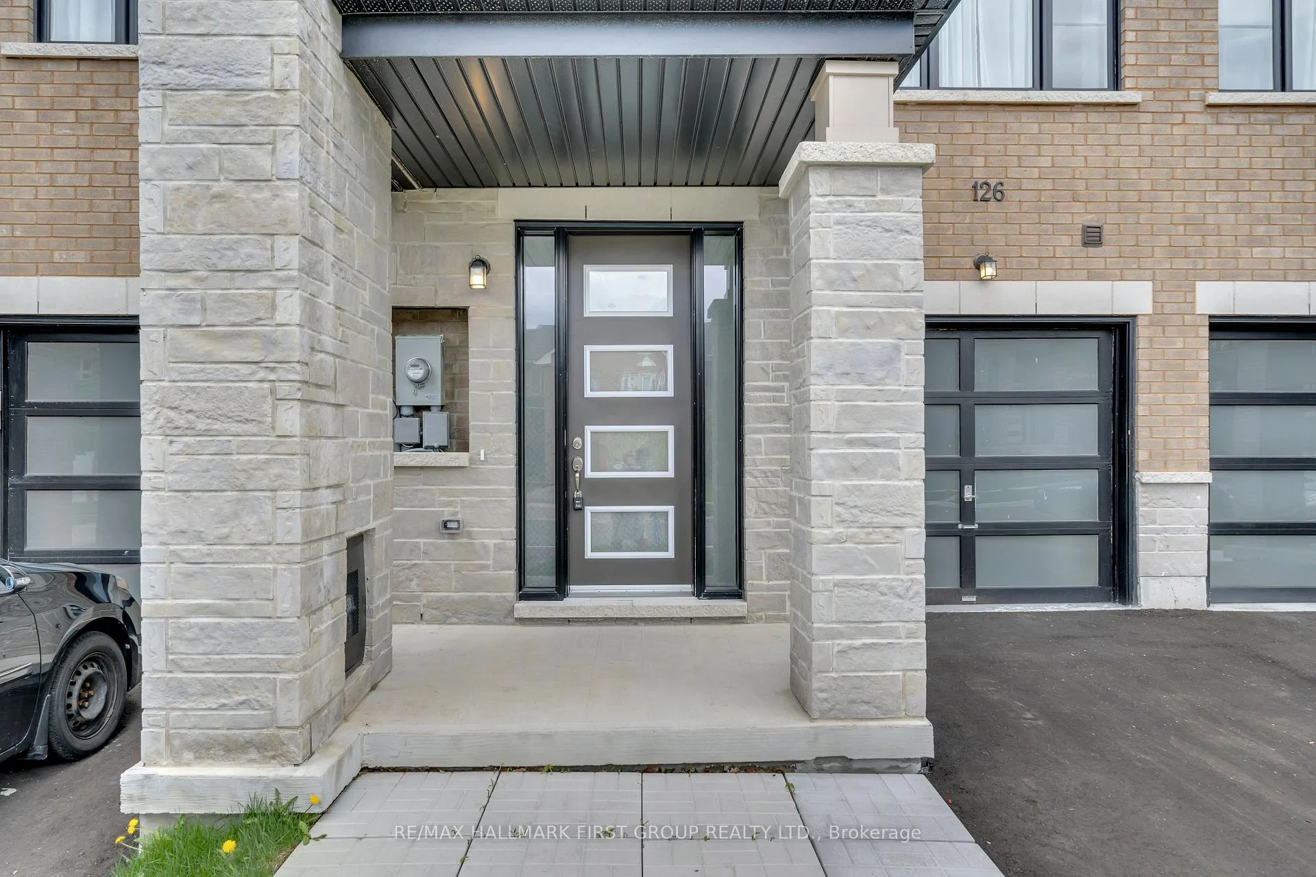 Photo 3 of 126 Pine Gate Place, Whitby, Williamsburg — HOMEH