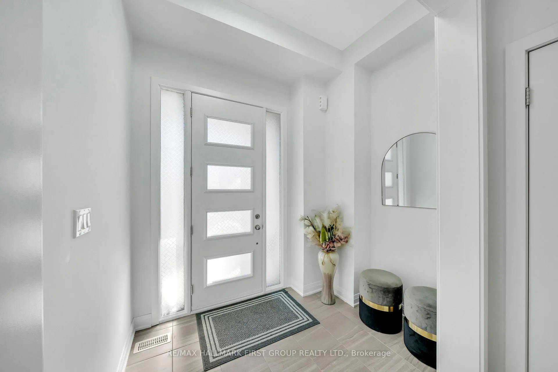 Photo 4 of 126 Pine Gate Place, Whitby, Williamsburg — HOMEH