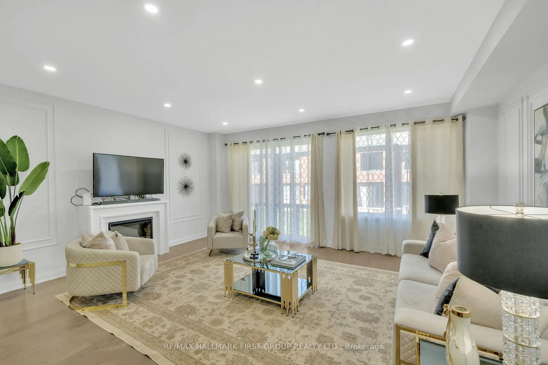 Photo 13 of 126 Pine Gate Place, Whitby, Williamsburg — HOMEH
