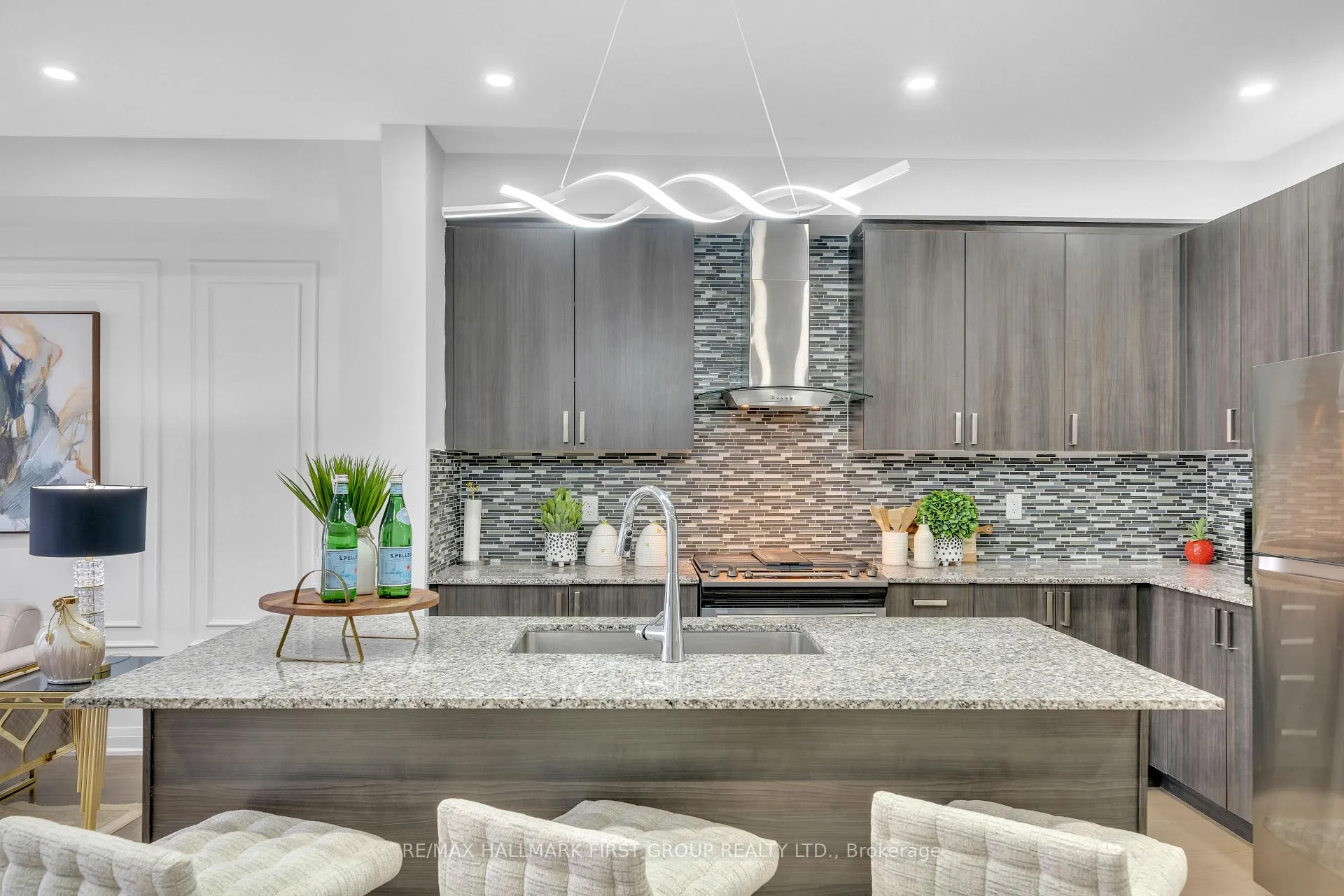 Photo 14 of 126 Pine Gate Place, Whitby, Williamsburg — HOMEH