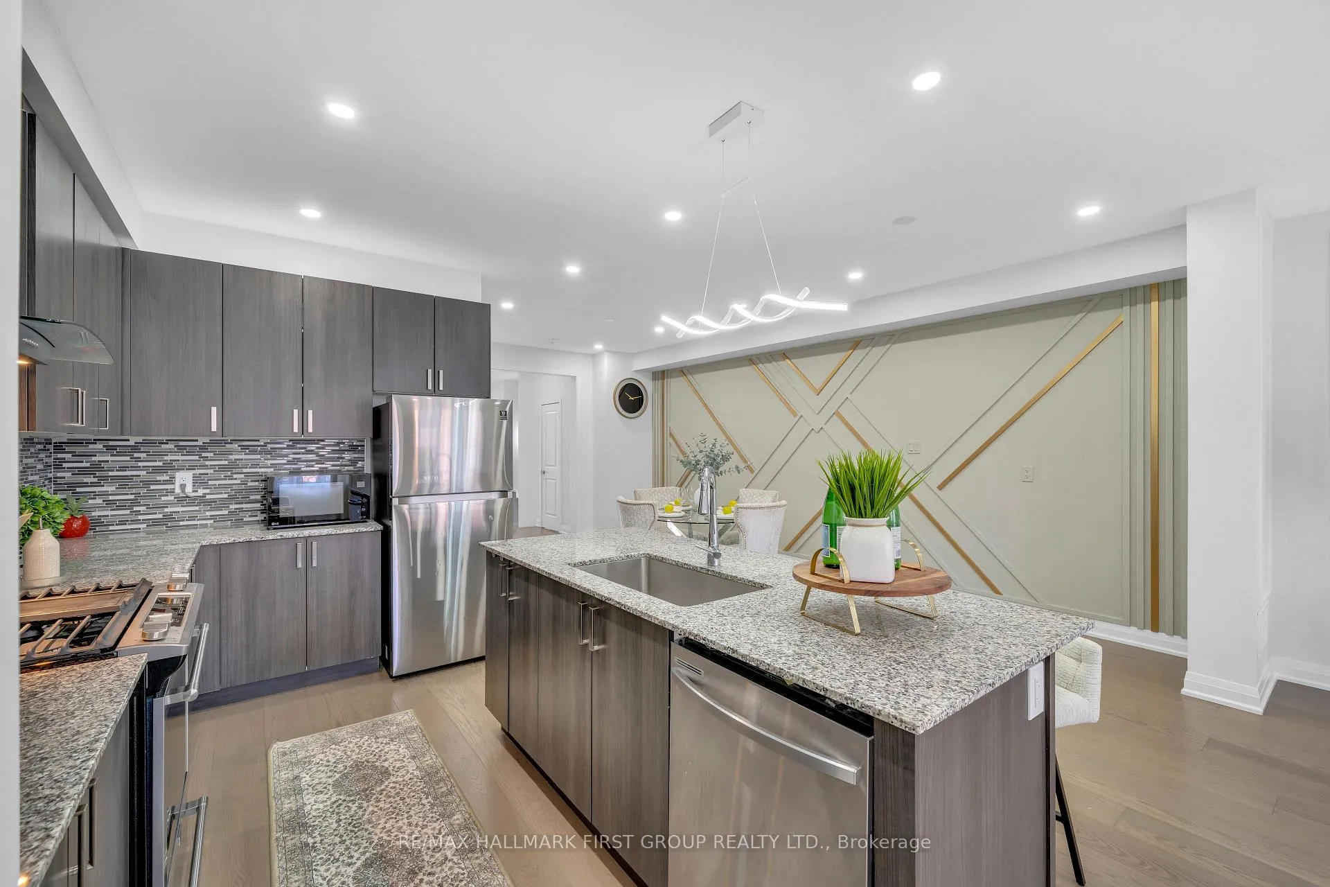 Photo 16 of 126 Pine Gate Place, Whitby, Williamsburg — HOMEH
