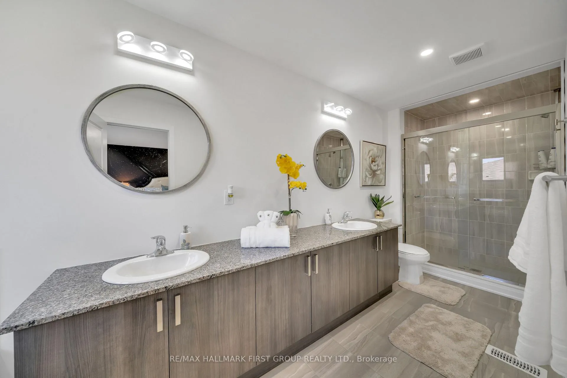 Photo 21 of 126 Pine Gate Place, Whitby, Williamsburg — HOMEH