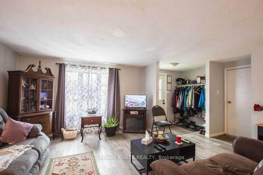 Photo 2 of Unit Room#3U, 170 Hickling Trail, Barrie, Grove East — HOMEH