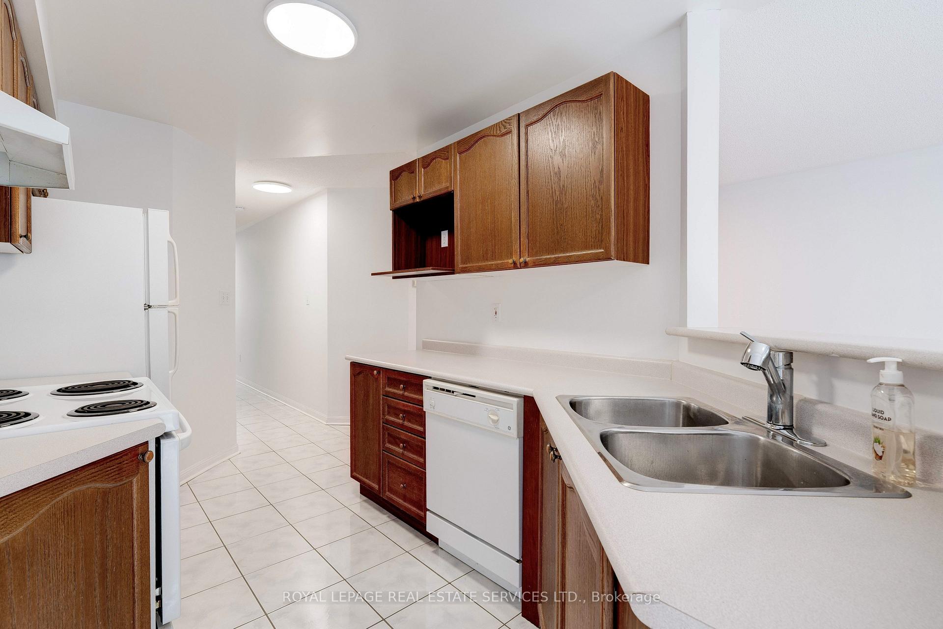 Photo 8 of 626 Iris Court, Burlington, Shoreacres — HOMEH