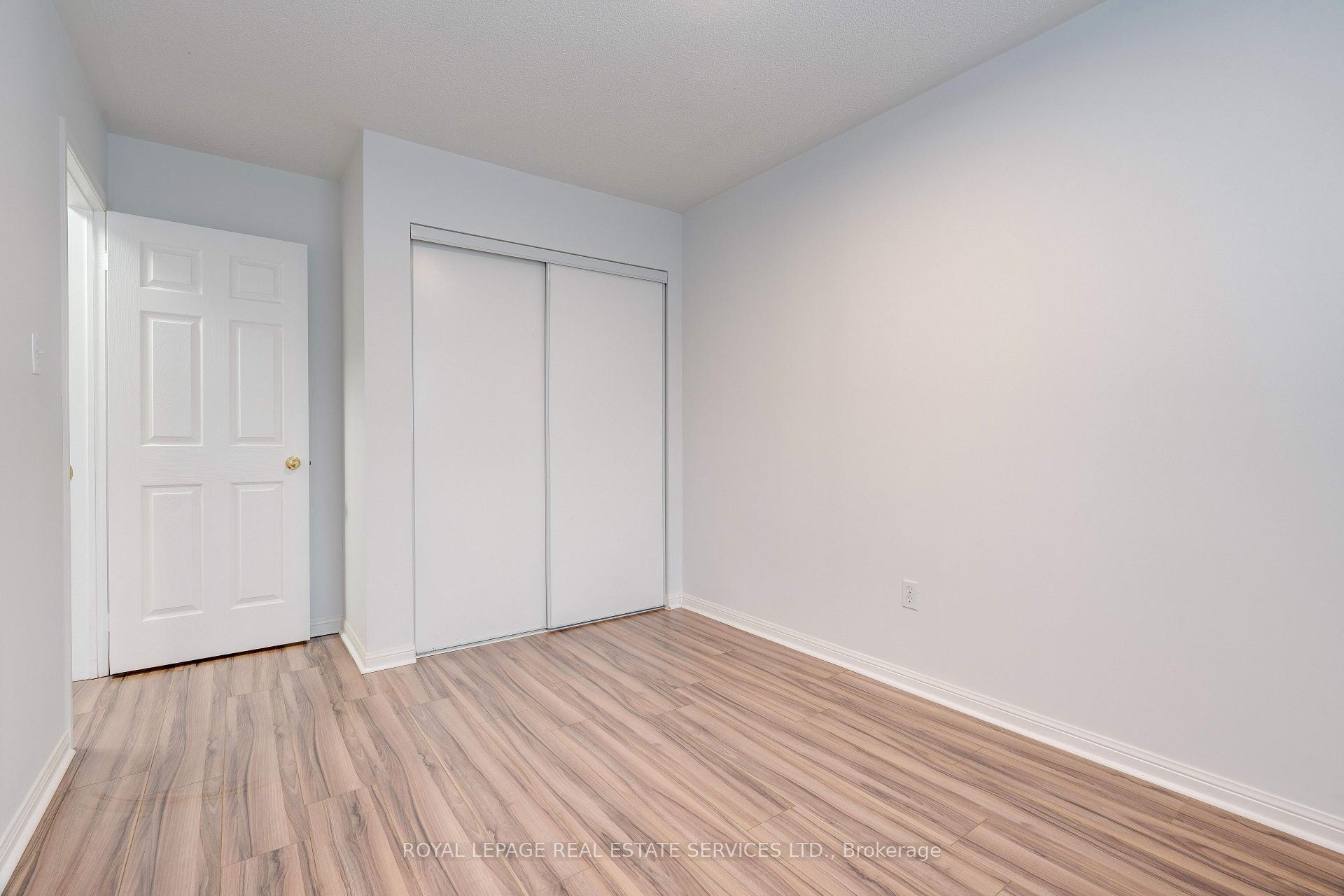 Photo 25 of 626 Iris Court, Burlington, Shoreacres — HOMEH