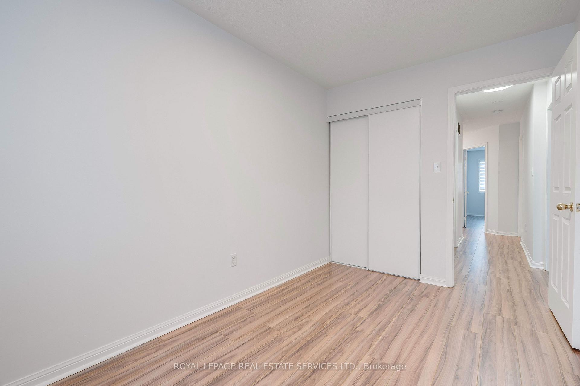 Photo 27 of 626 Iris Court, Burlington, Shoreacres — HOMEH
