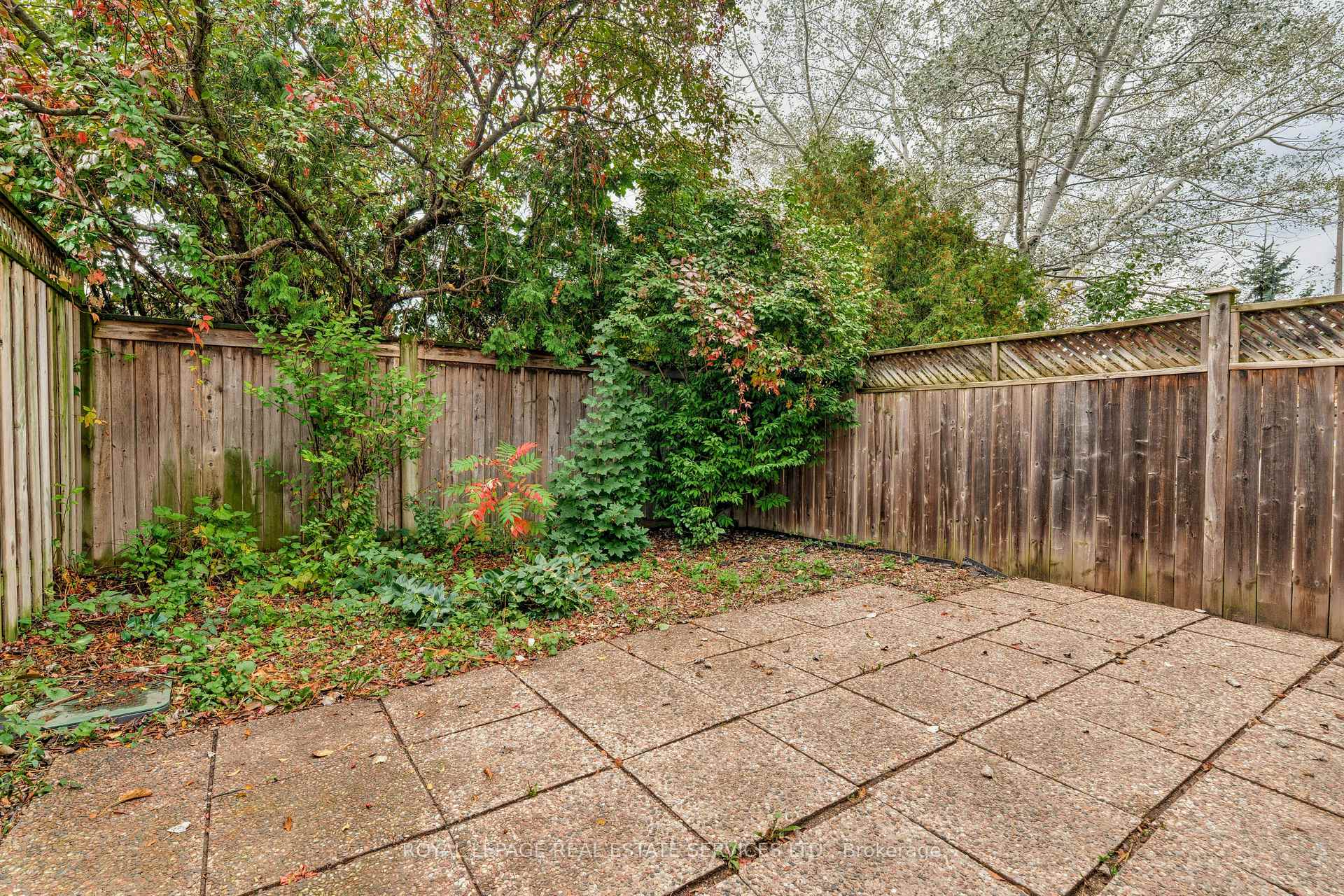 Photo 31 of 626 Iris Court, Burlington, Shoreacres — HOMEH