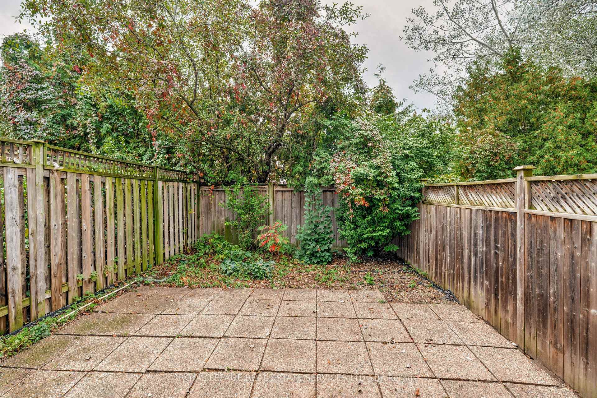 Photo 33 of 626 Iris Court, Burlington, Shoreacres — HOMEH