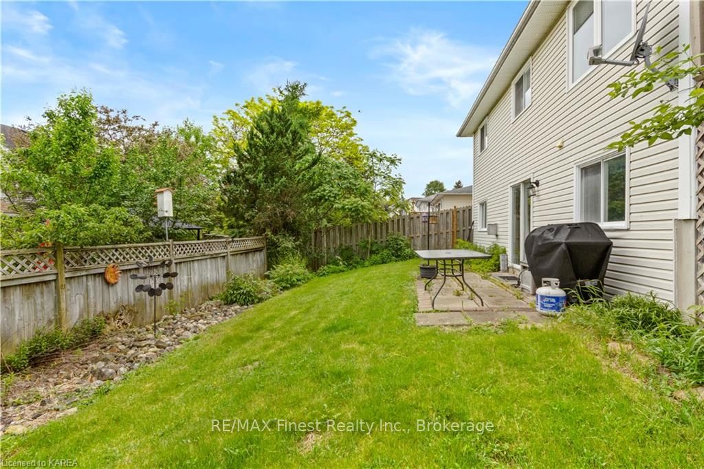 Photo 34 of 671 Macdonald Drive, Gananoque — HOMEH