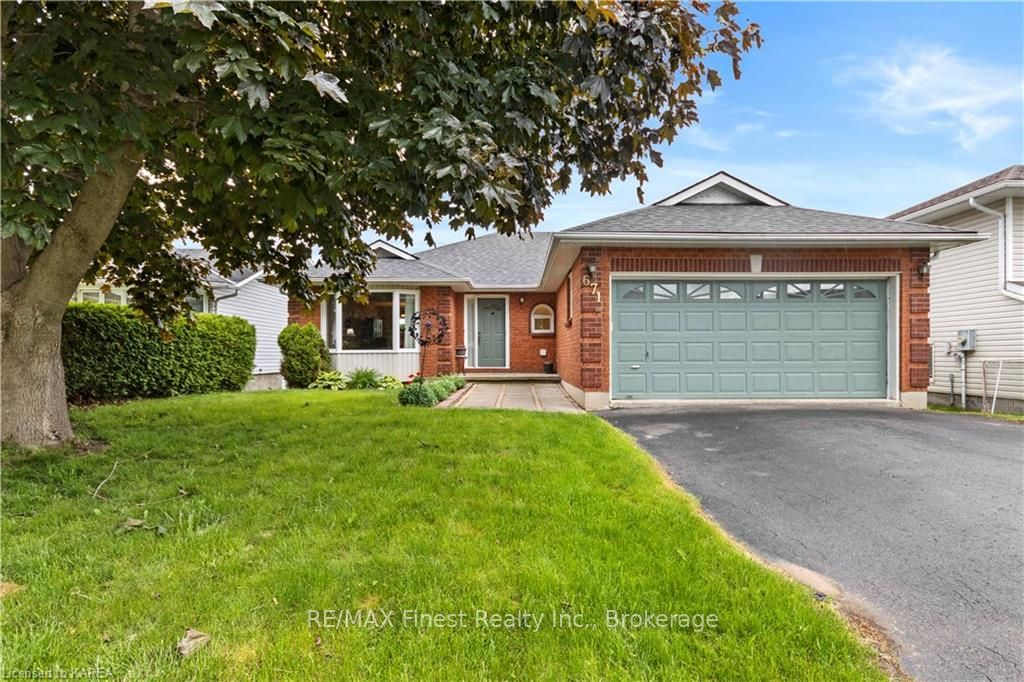 Photo 2 of 671 Macdonald Drive, Gananoque — HOMEH