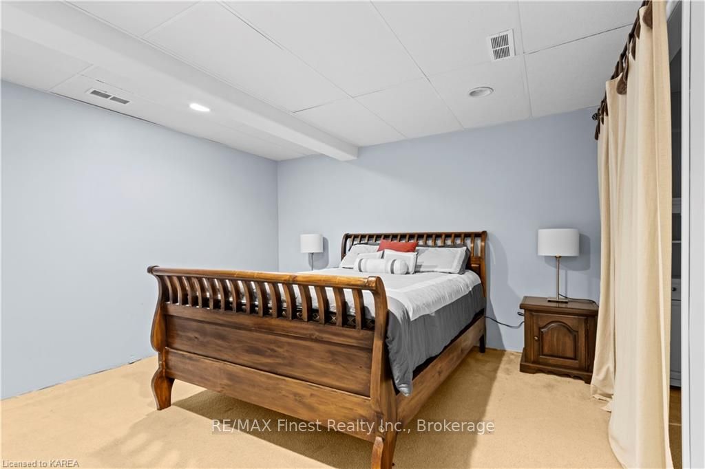 Photo 32 of 671 Macdonald Drive, Gananoque — HOMEH