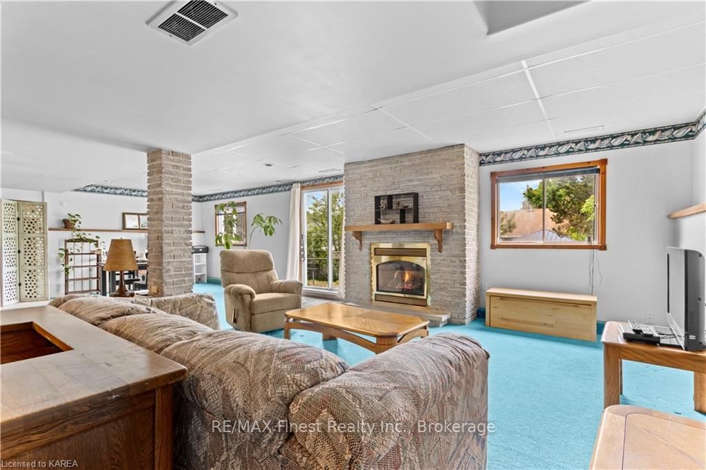 Photo 24 of 671 Macdonald Drive, Gananoque — HOMEH