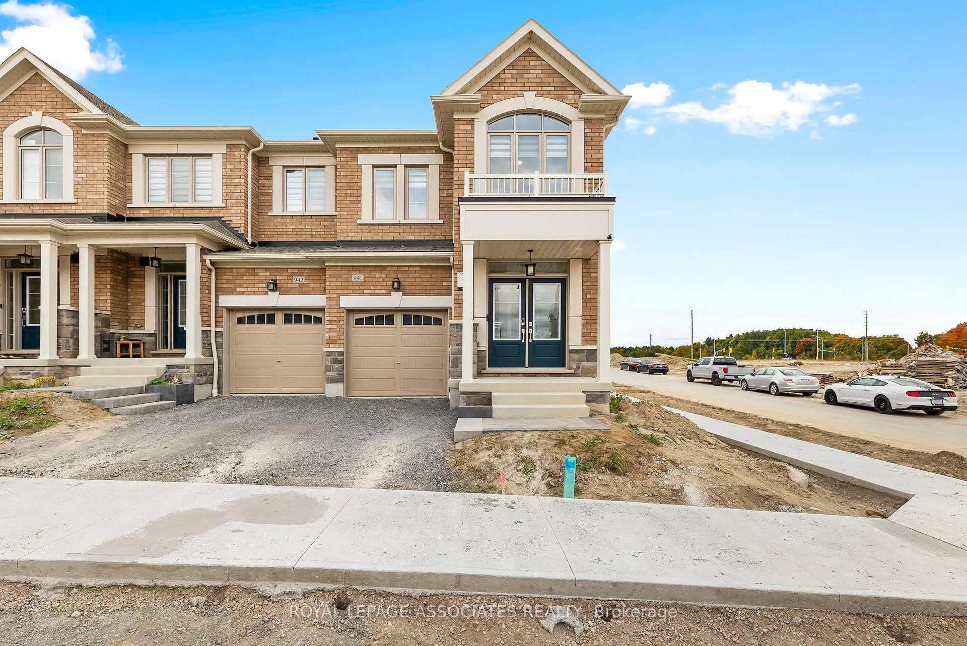 Photo 1 of 941 Grosbeak Trail, Pickering, Rural Pickering — HOMEH