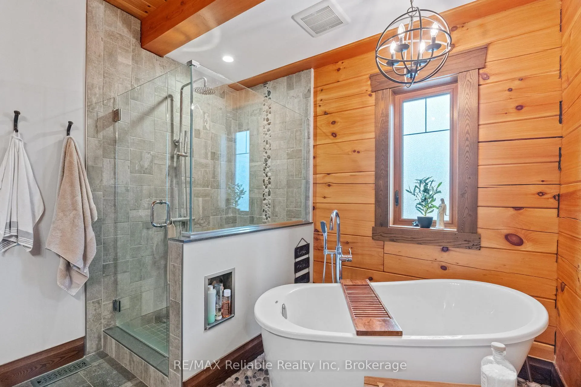 Photo 23 of 76630 Wildwood Line, Bluewater, Bayfield — HOMEH