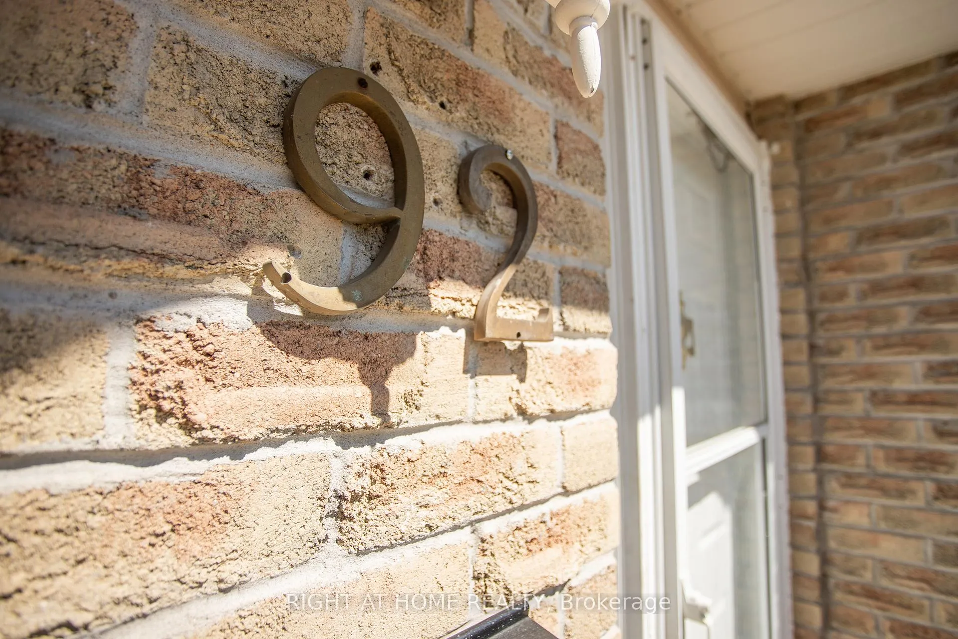 Photo 3 of 92 Farquhar Place, Elliot Lake — HOMEH