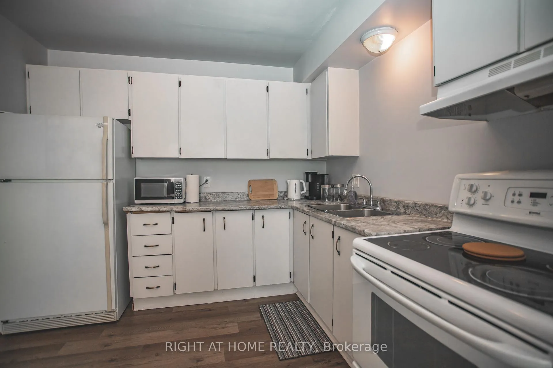 Photo 5 of 92 Farquhar Place, Elliot Lake — HOMEH