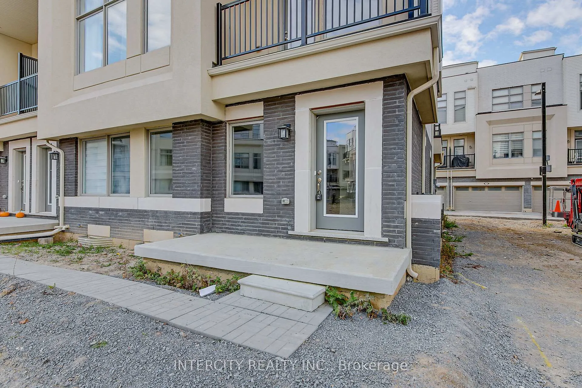 Photo 3 of 29 Albert Firman Lane, Markham, Cachet — HOMEH