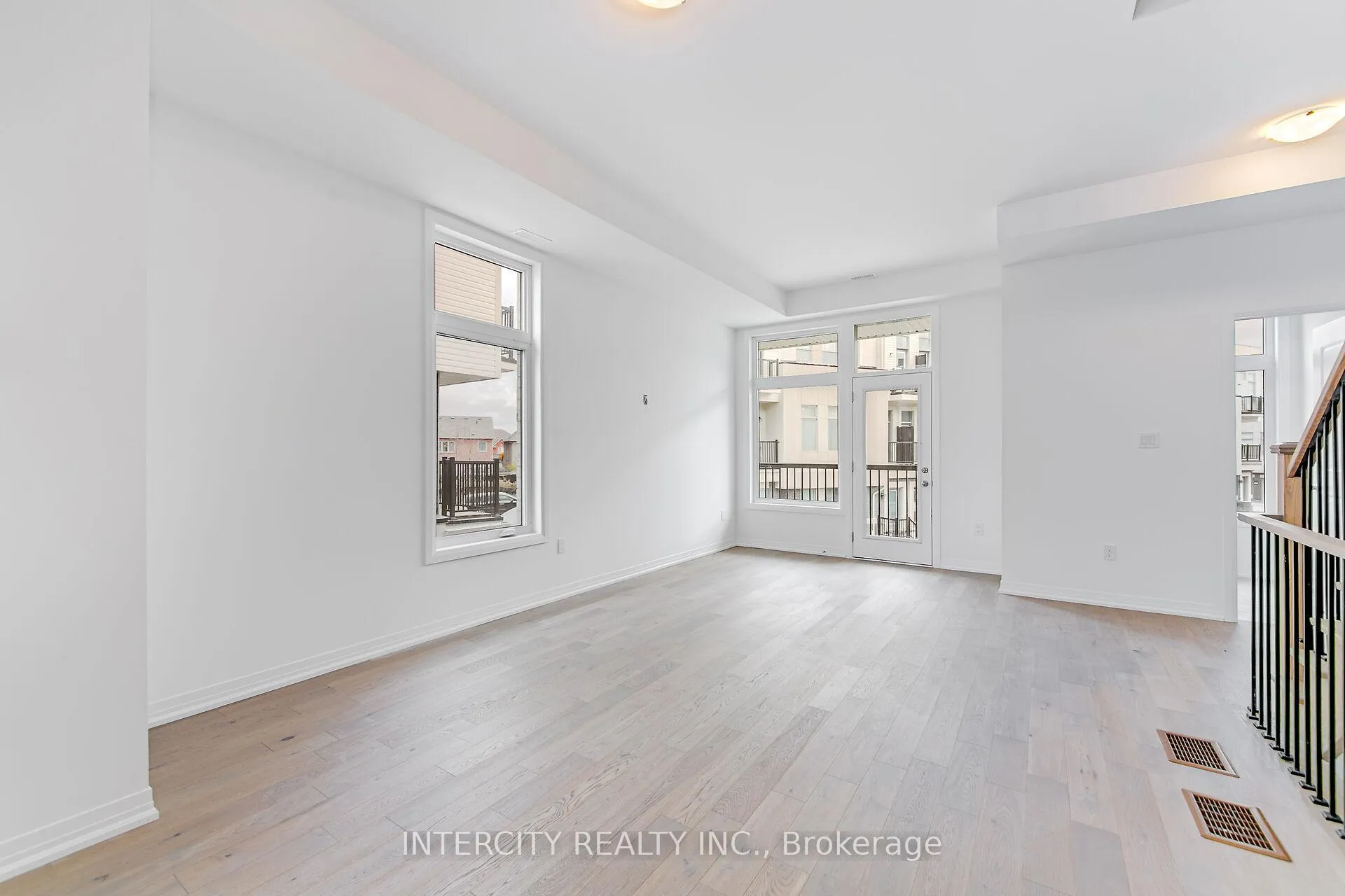Photo 8 of 29 Albert Firman Lane, Markham, Cachet — HOMEH