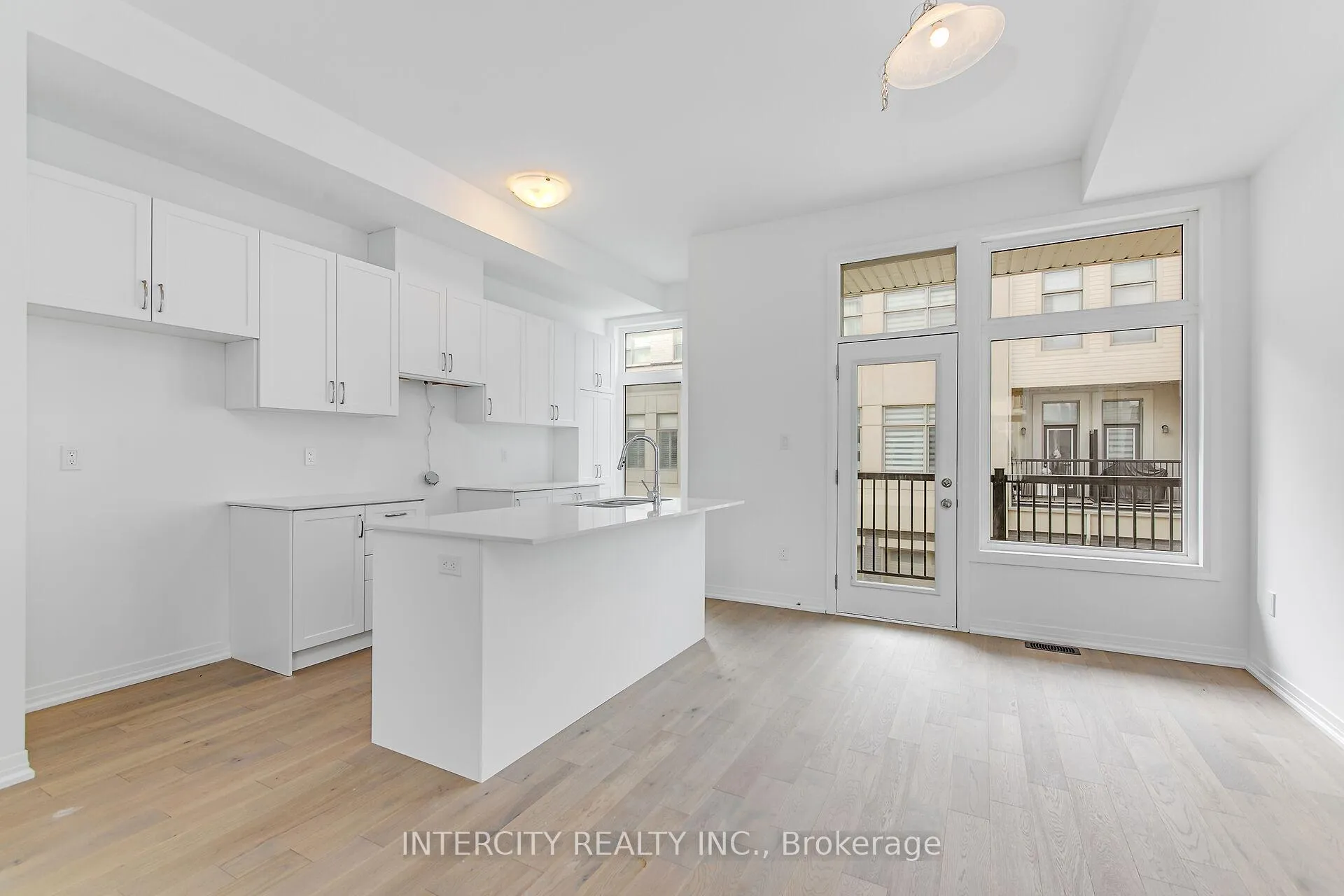 Photo 12 of 29 Albert Firman Lane, Markham, Cachet — HOMEH