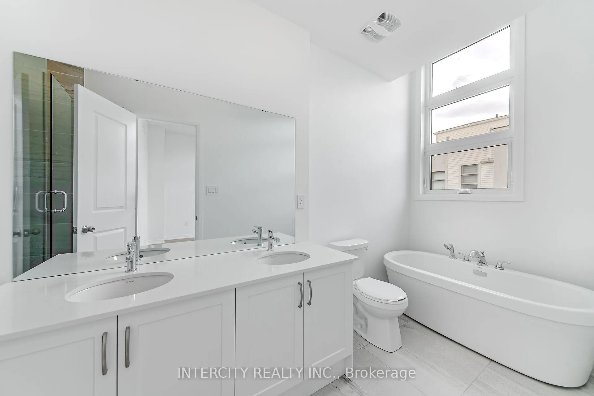 Photo 23 of 29 Albert Firman Lane, Markham, Cachet — HOMEH