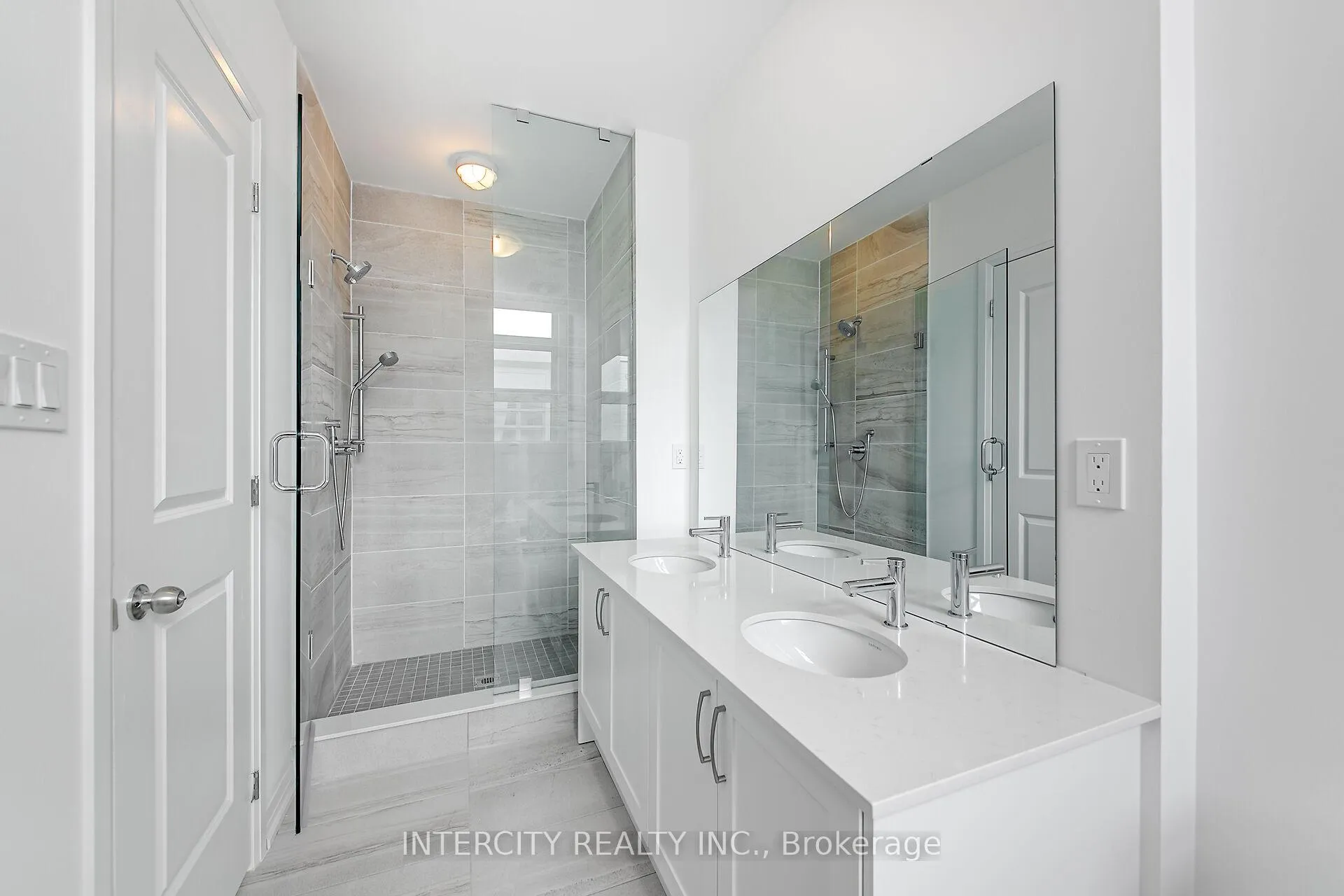 Photo 25 of 29 Albert Firman Lane, Markham, Cachet — HOMEH