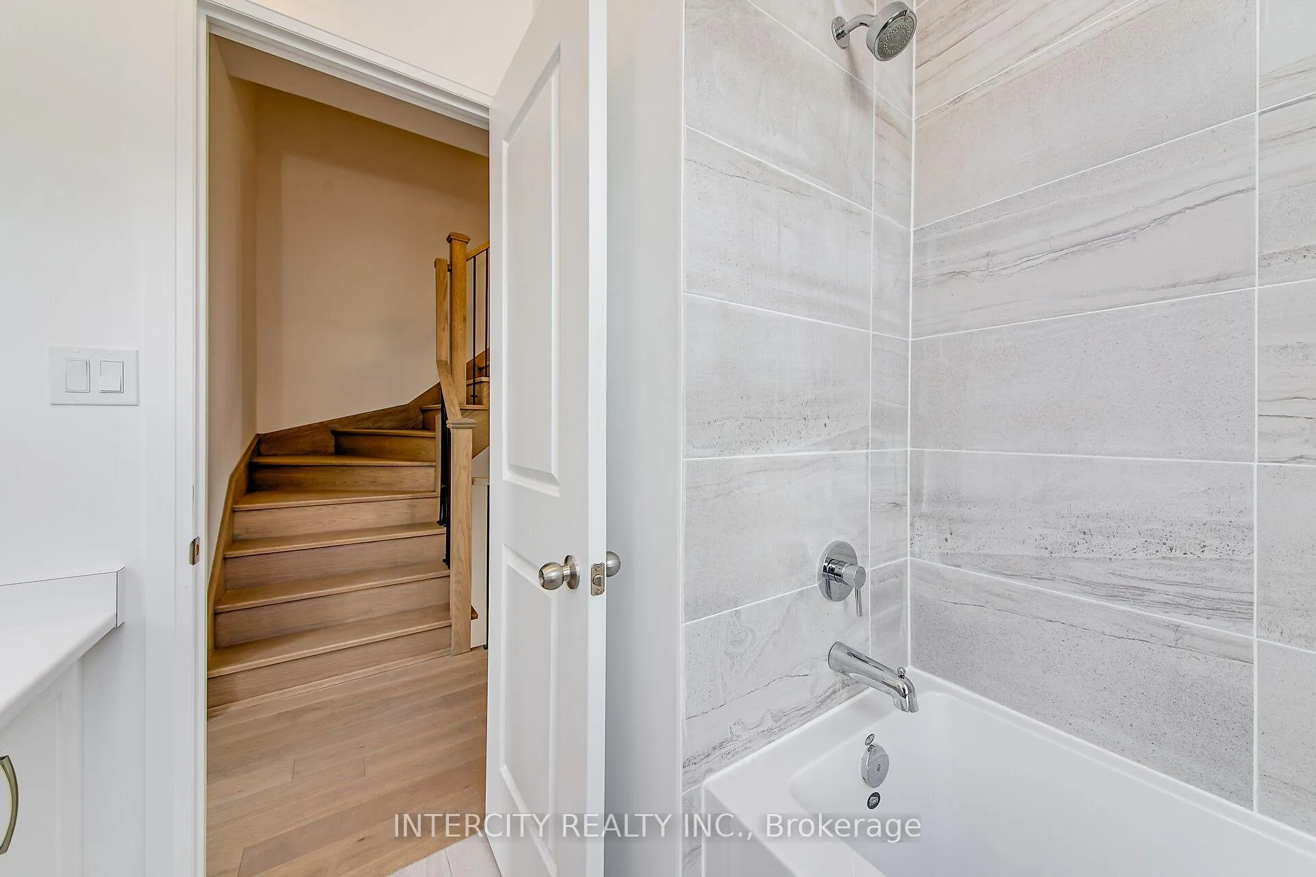 Photo 31 of 29 Albert Firman Lane, Markham, Cachet — HOMEH