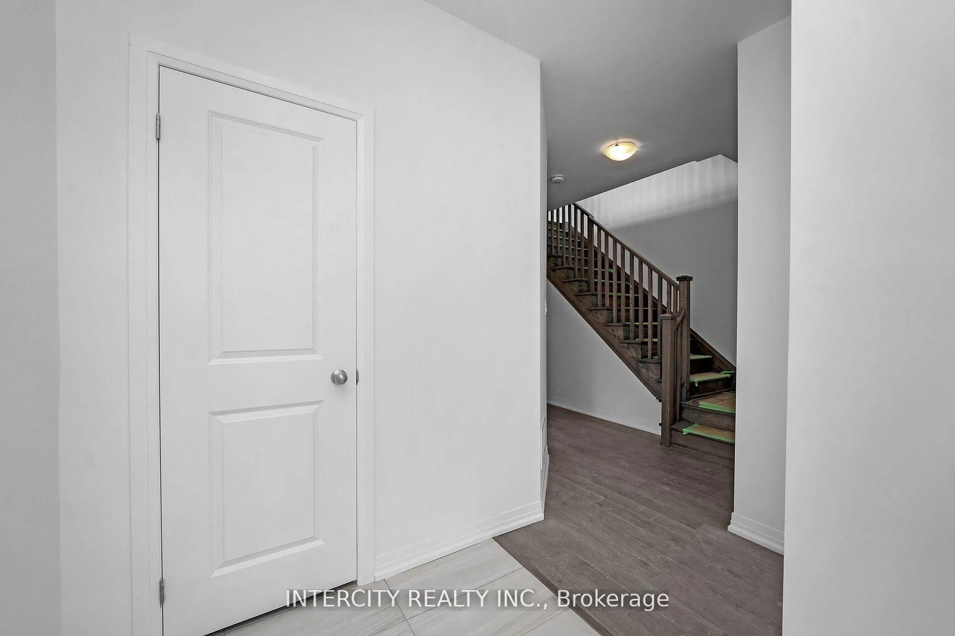 Photo 7 of 7 Albert Firman Lane S, Markham, Cachet — HOMEH