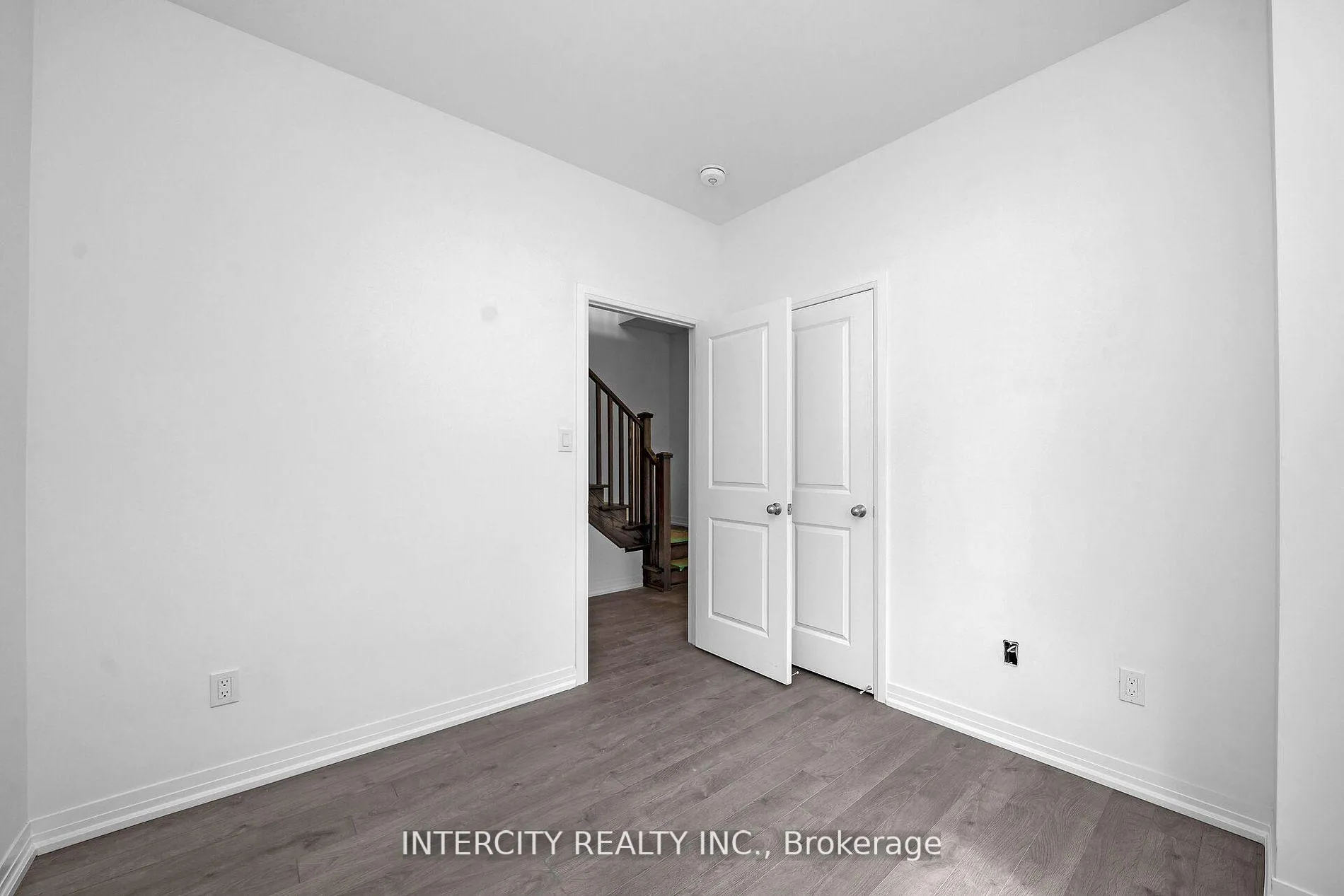 Photo 10 of 7 Albert Firman Lane S, Markham, Cachet — HOMEH