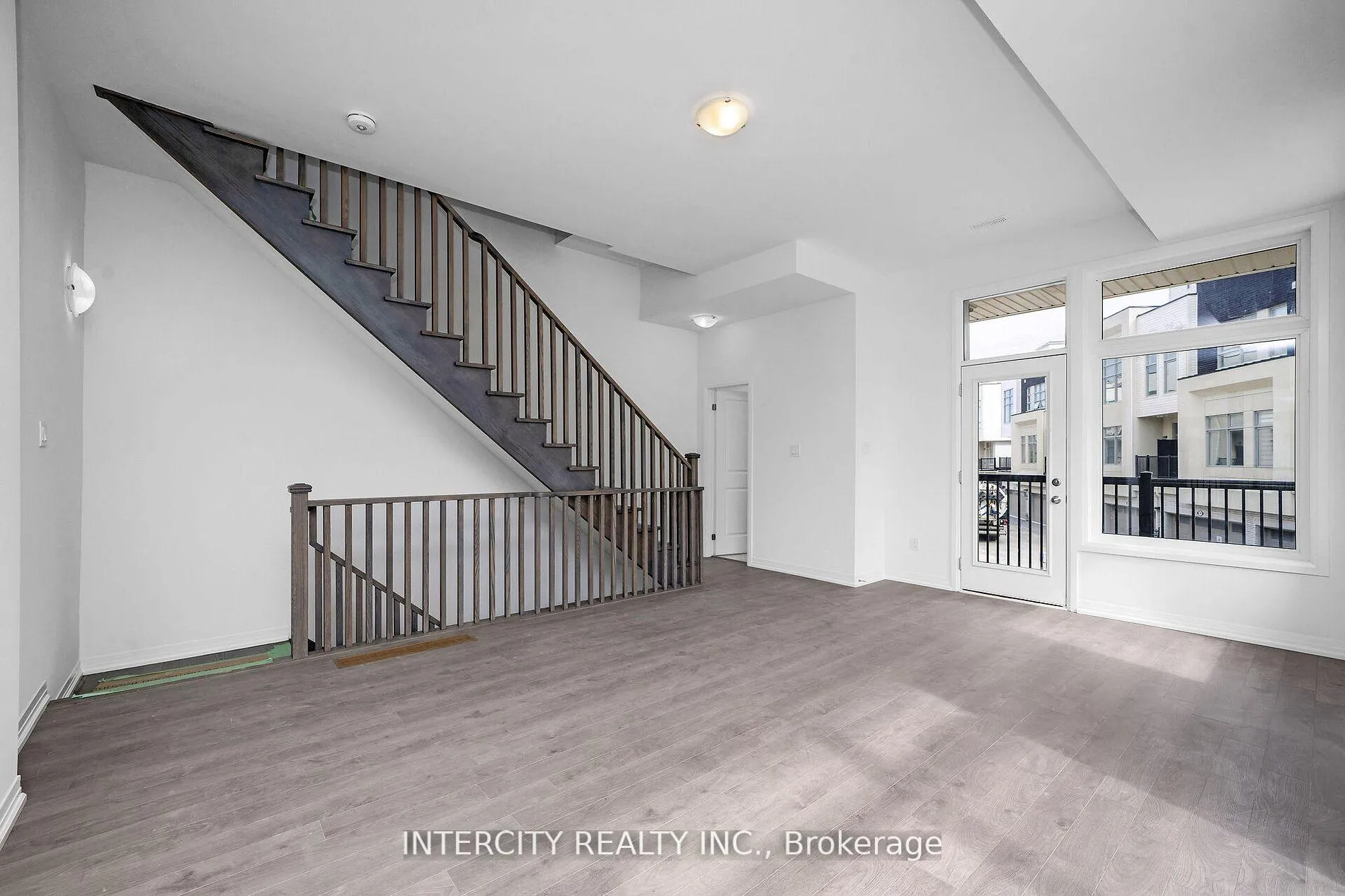 Photo 14 of 7 Albert Firman Lane S, Markham, Cachet — HOMEH