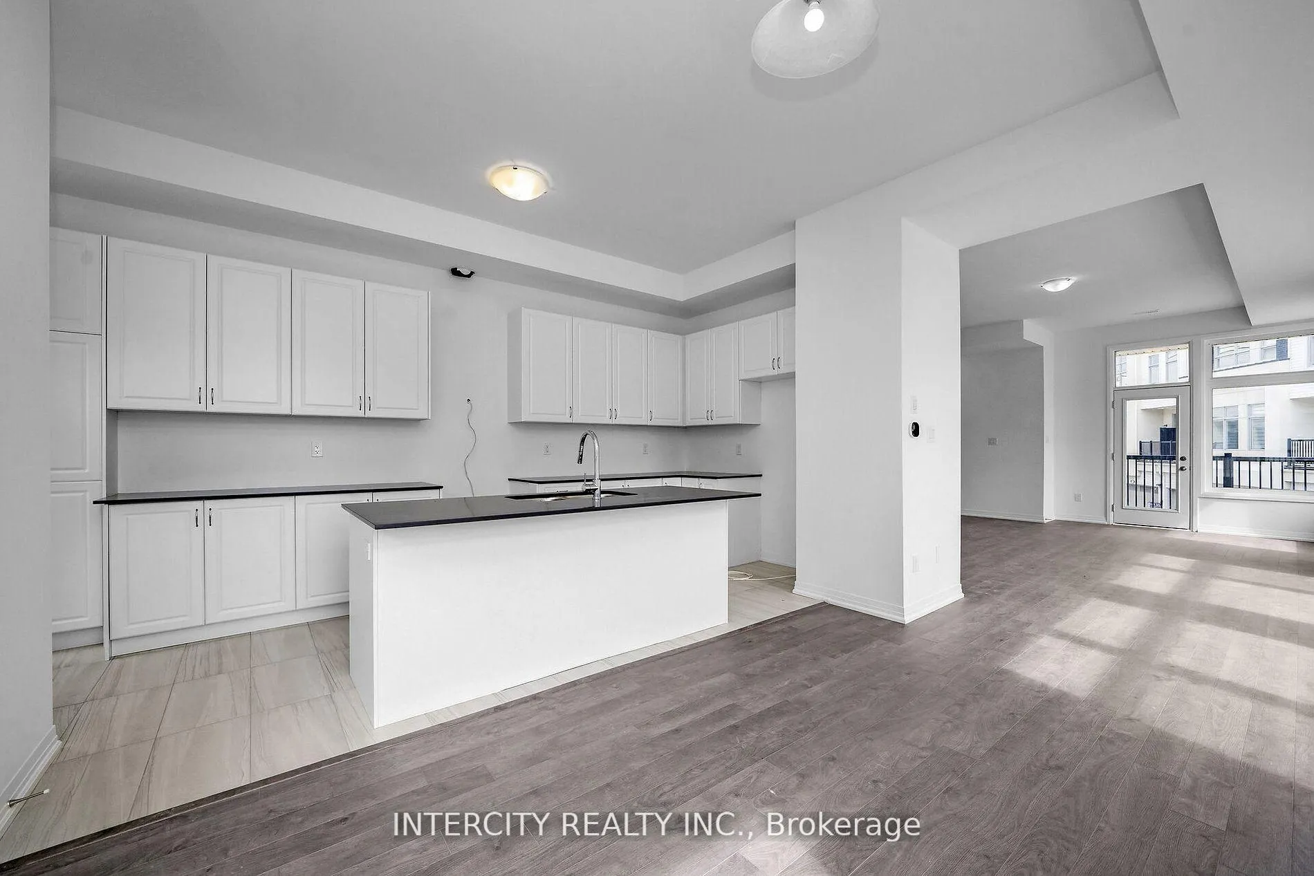 Photo 19 of 7 Albert Firman Lane S, Markham, Cachet — HOMEH