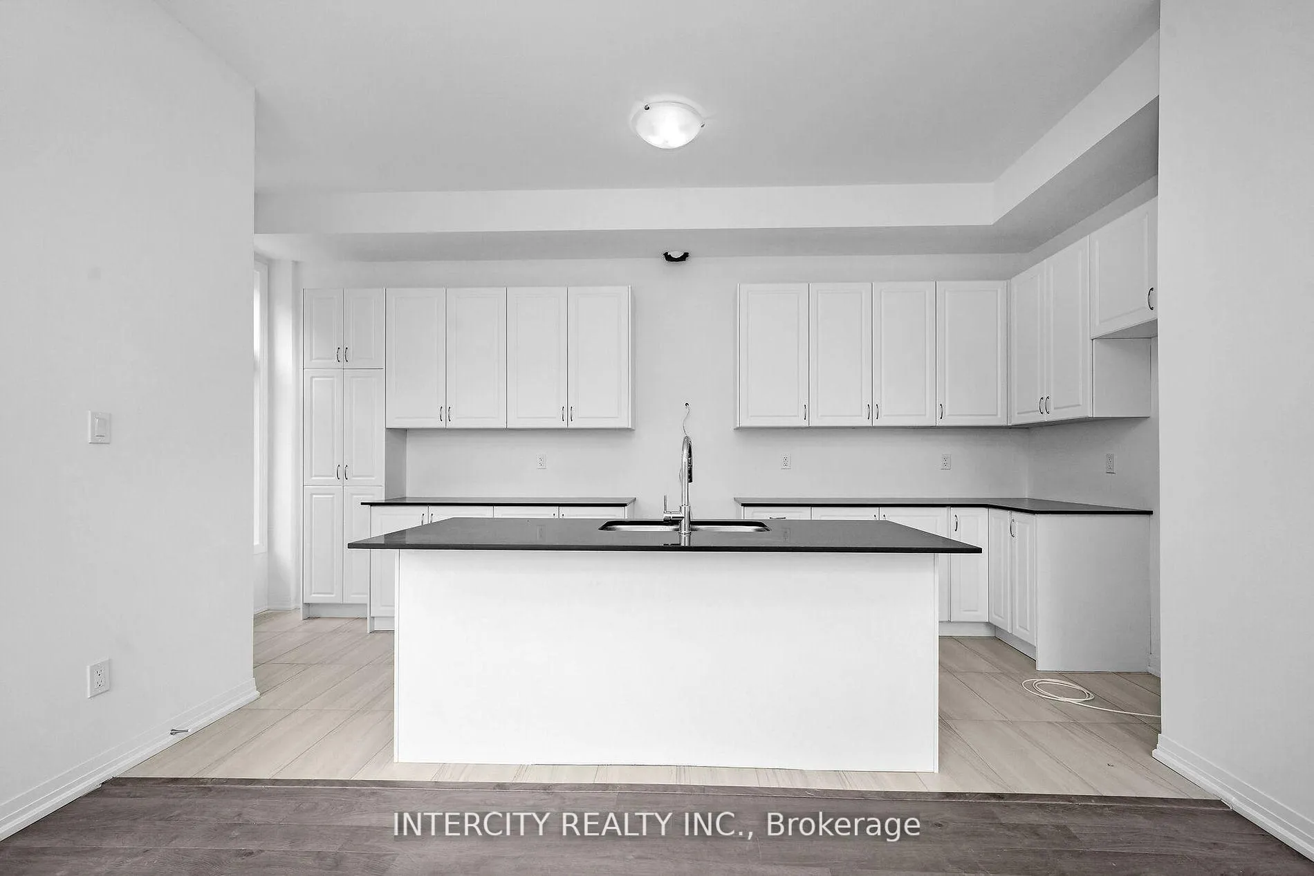 Photo 20 of 7 Albert Firman Lane S, Markham, Cachet — HOMEH