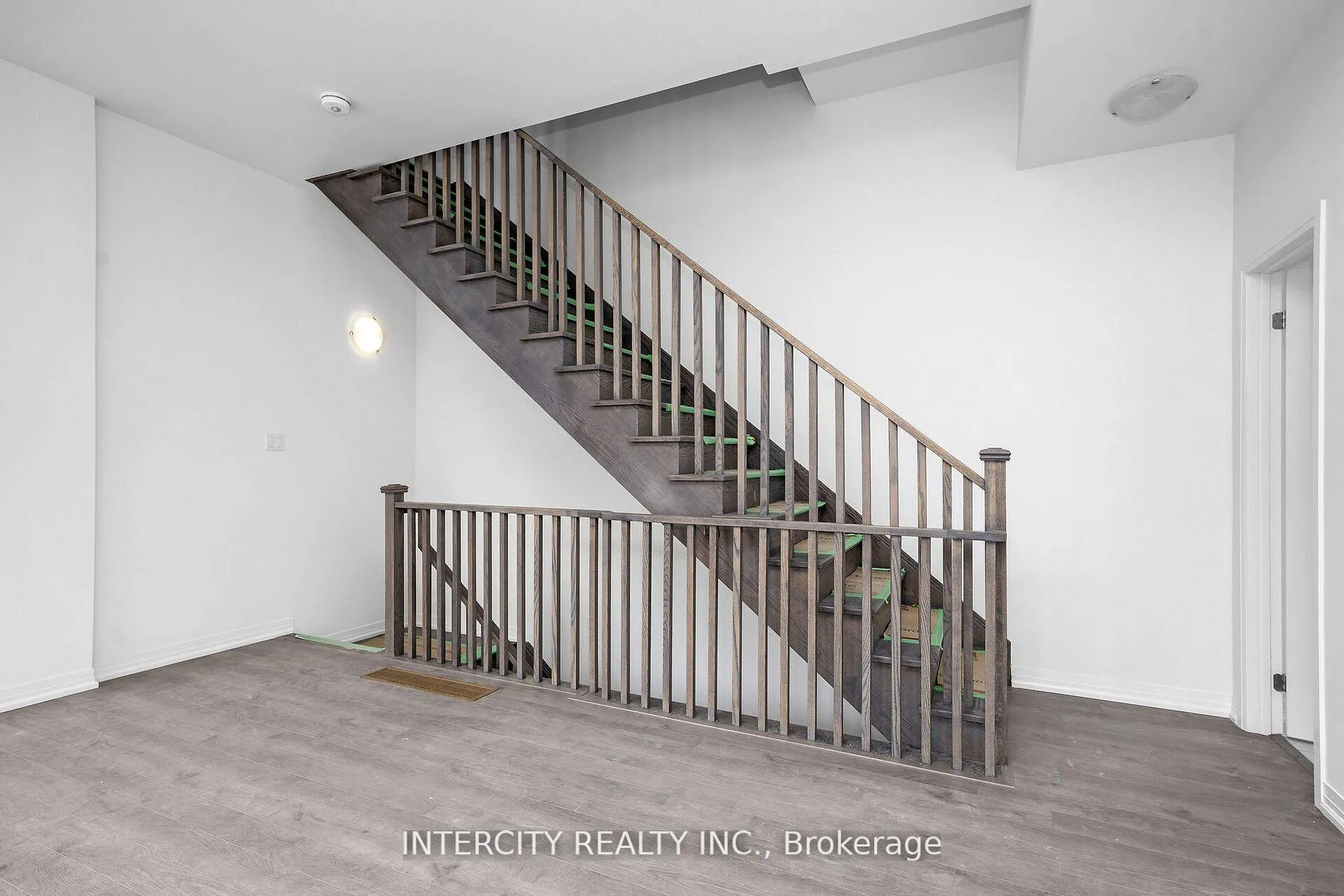 Photo 25 of 7 Albert Firman Lane S, Markham, Cachet — HOMEH